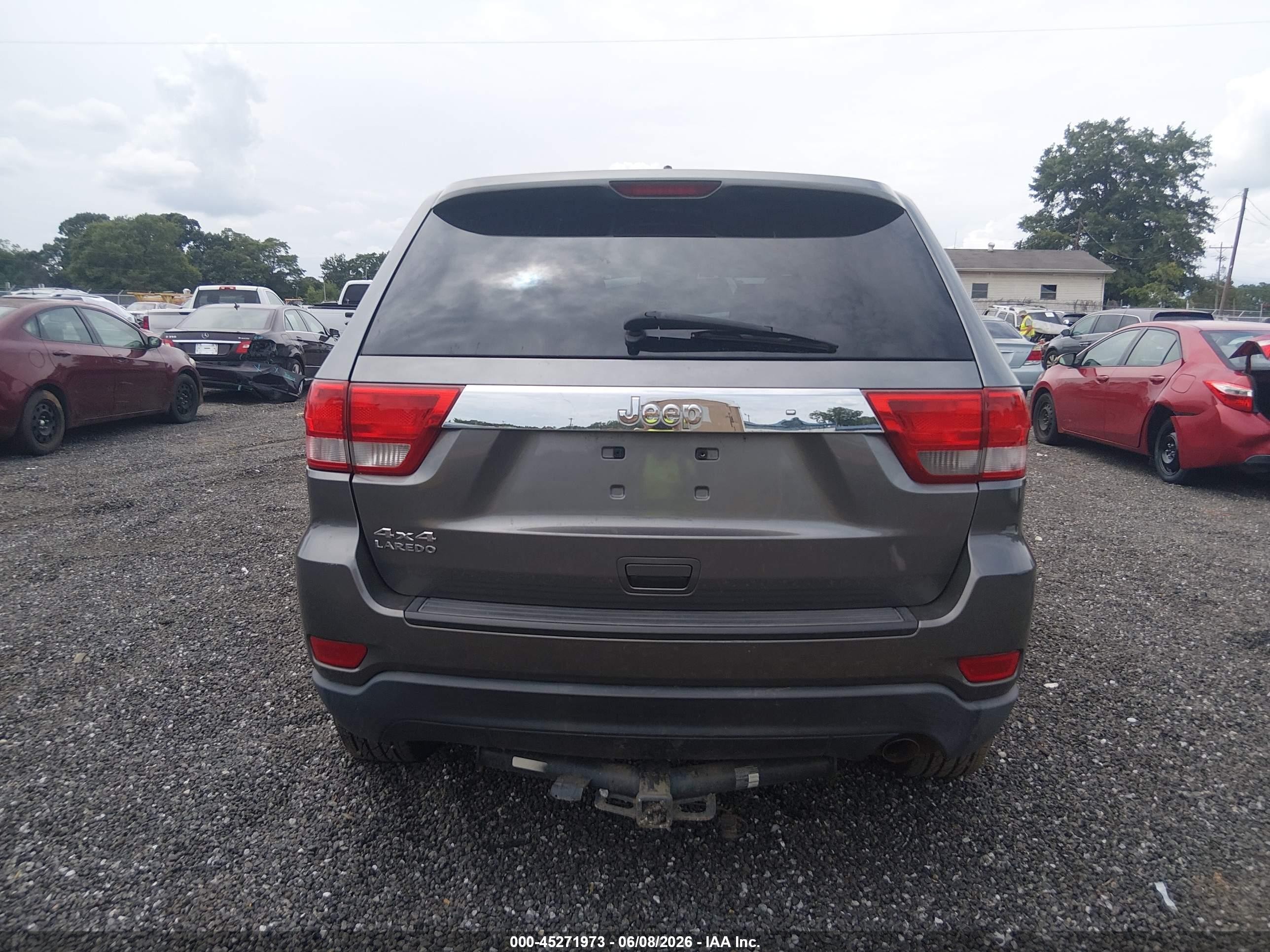 2012 Jeep Grand Cherokee Laredo Gray vin: 1C4RJFAG3CC267493