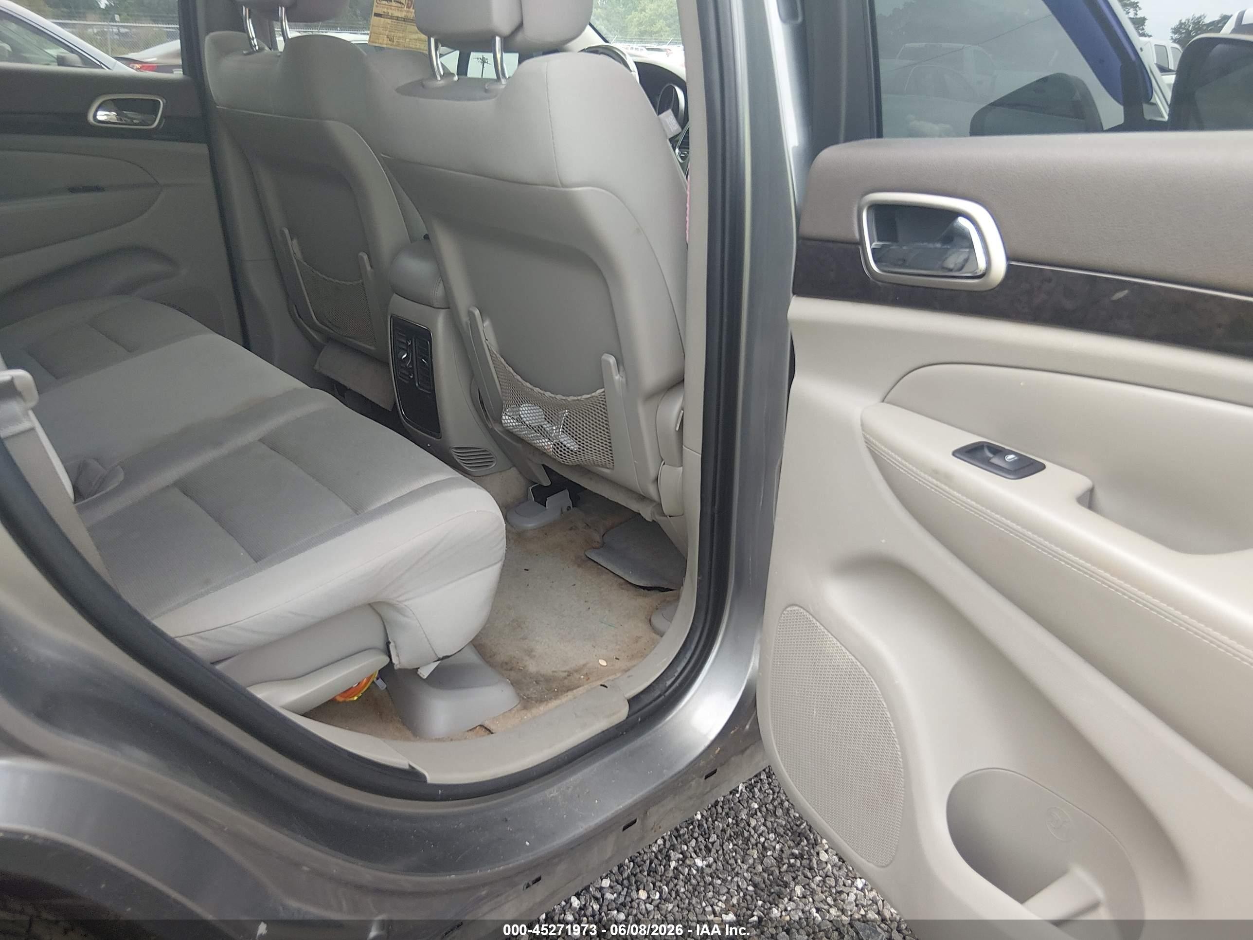 2012 Jeep Grand Cherokee Laredo Gray vin: 1C4RJFAG3CC267493