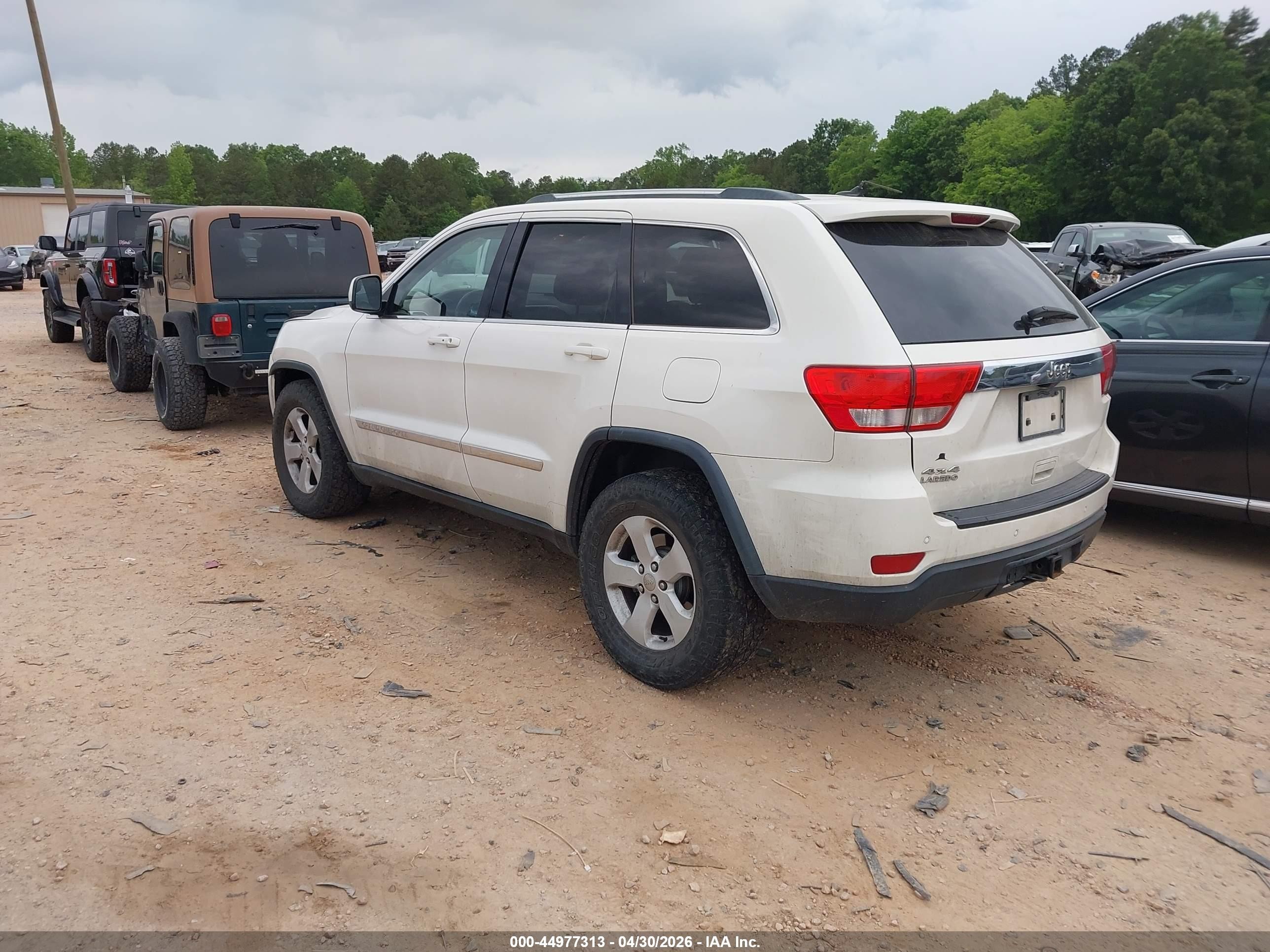 2012 Jeep Grand Cherokee Laredo Белый vin: 1C4RJFAG3CC287419
