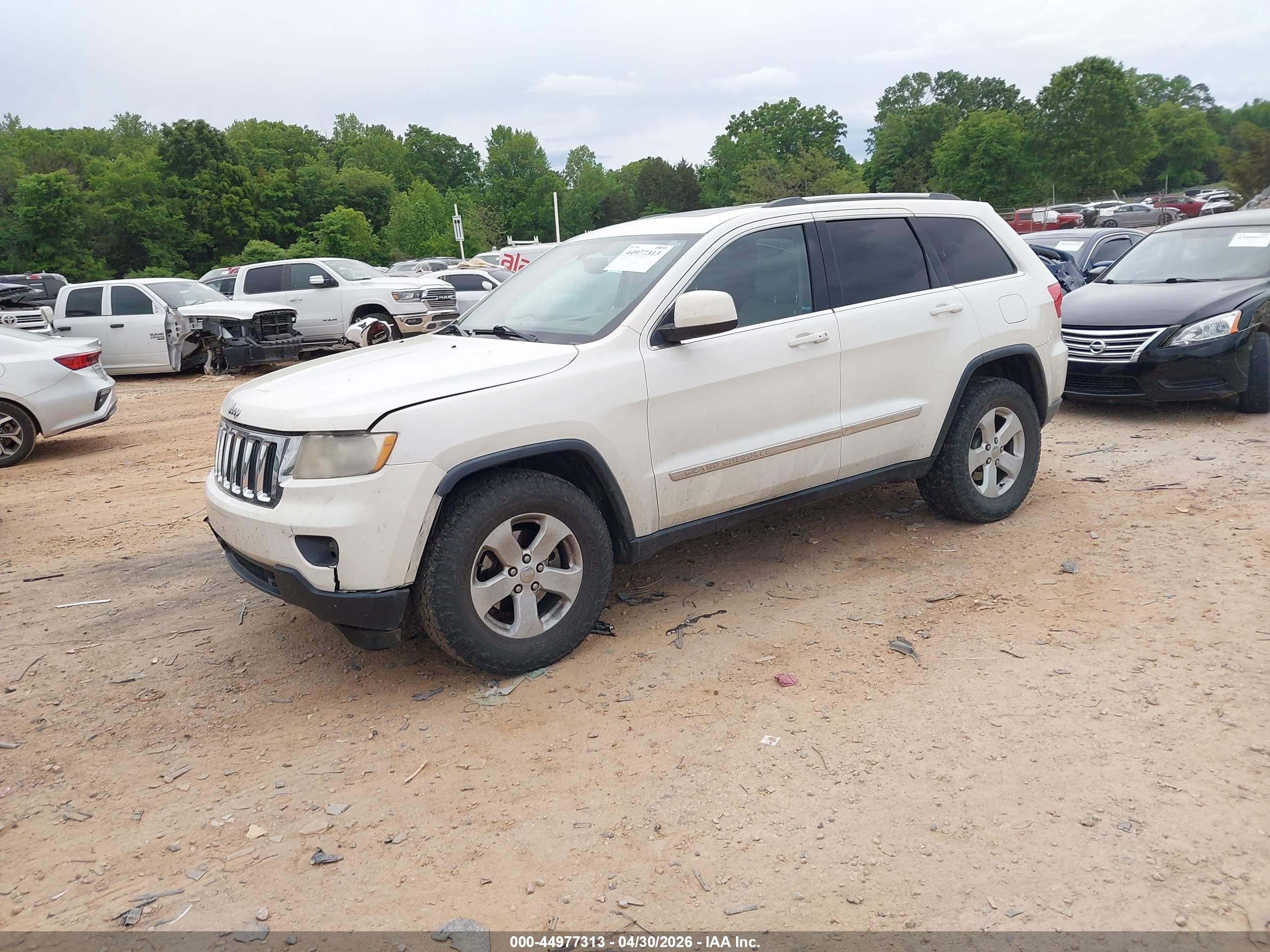 2012 Jeep Grand Cherokee Laredo Белый vin: 1C4RJFAG3CC287419