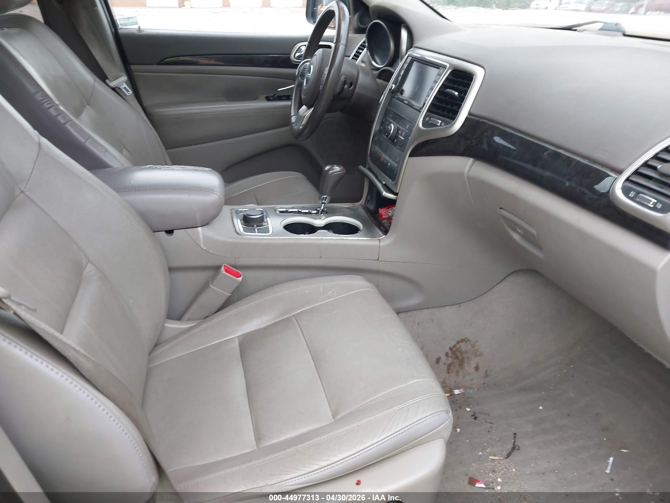 2012 Jeep Grand Cherokee Laredo Белый vin: 1C4RJFAG3CC287419