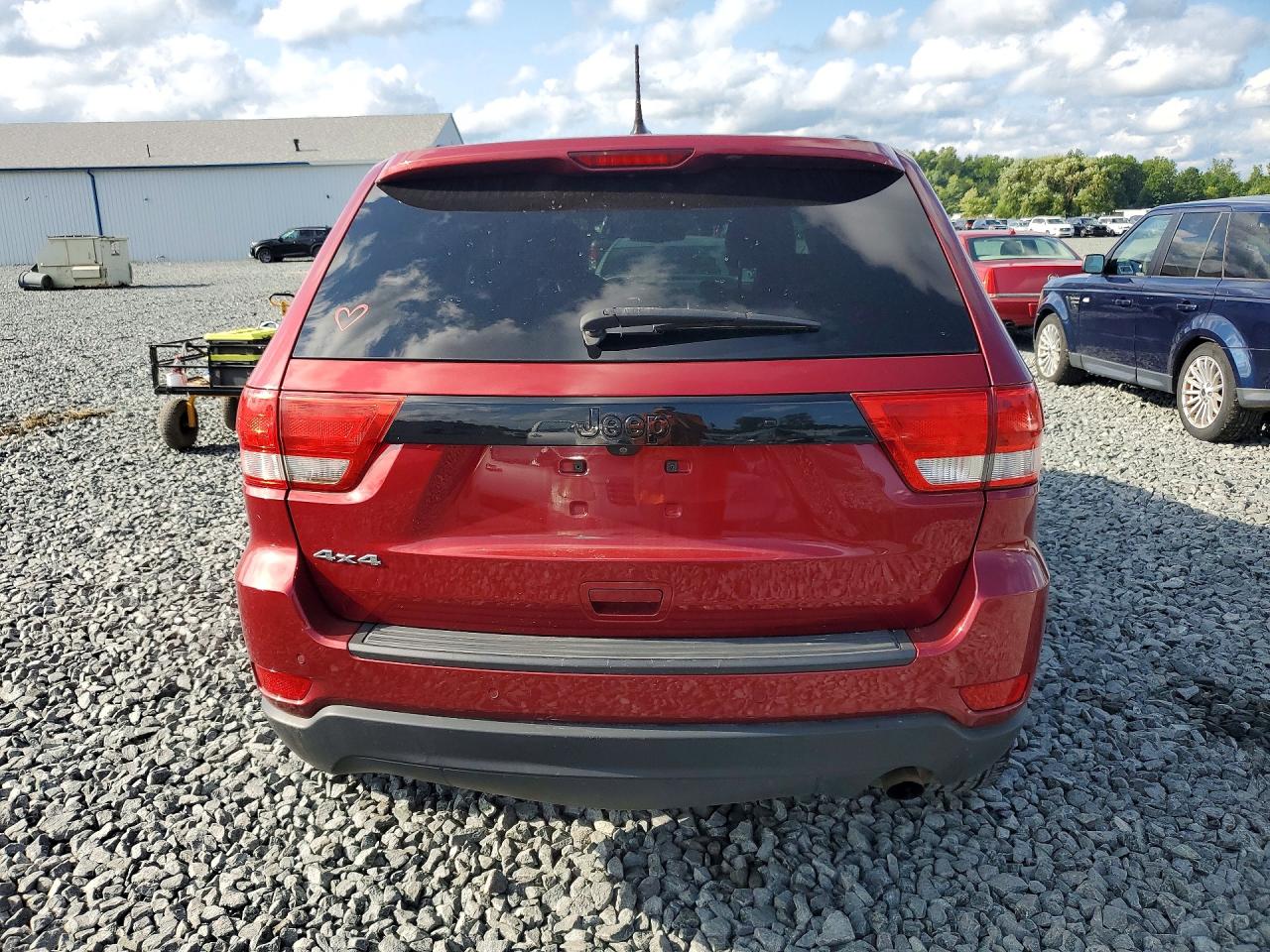 2012 Jeep Grand Cherokee Laredo Red vin: 1C4RJFAG3CC329149
