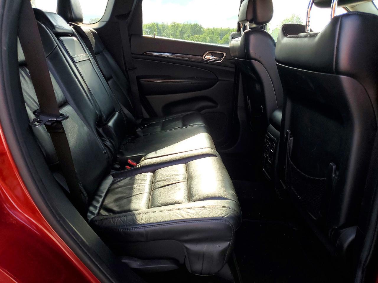 2012 Jeep Grand Cherokee Laredo Red vin: 1C4RJFAG3CC329149
