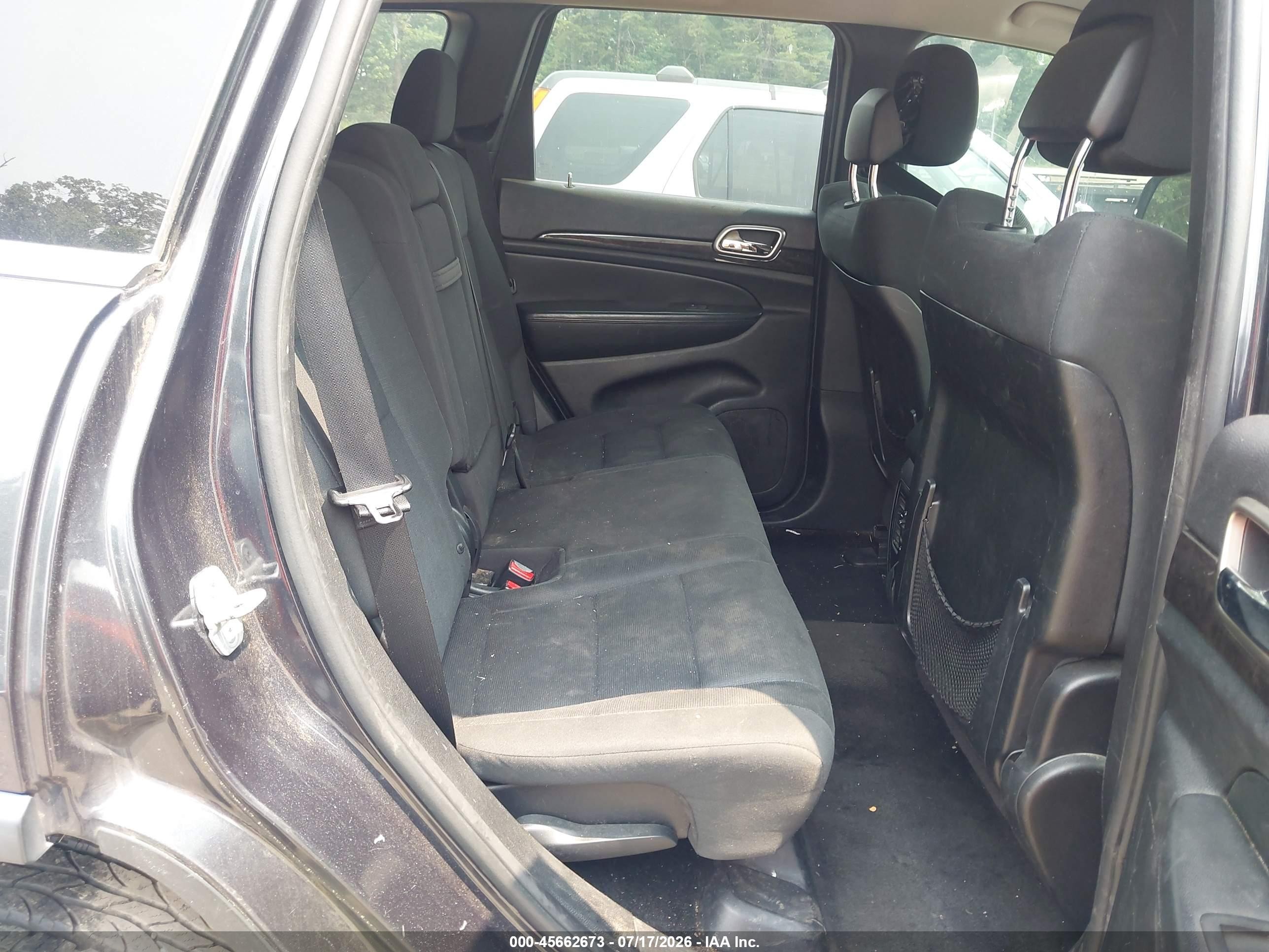 2013 Jeep Grand Cherokee Laredo Gray vin: 1C4RJFAG3DC587608