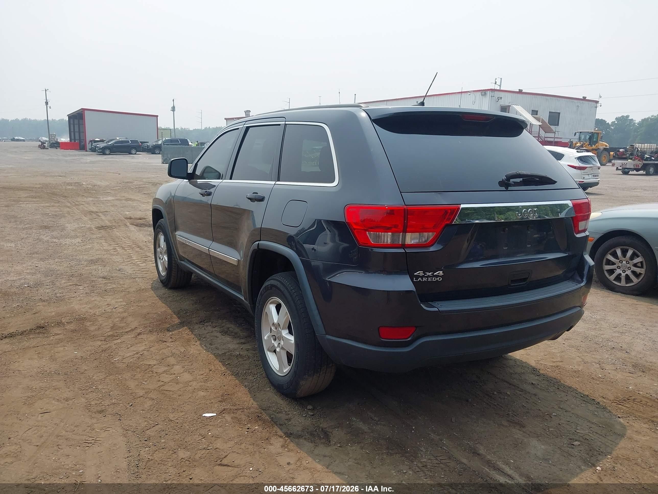 2013 Jeep Grand Cherokee Laredo Gray vin: 1C4RJFAG3DC587608