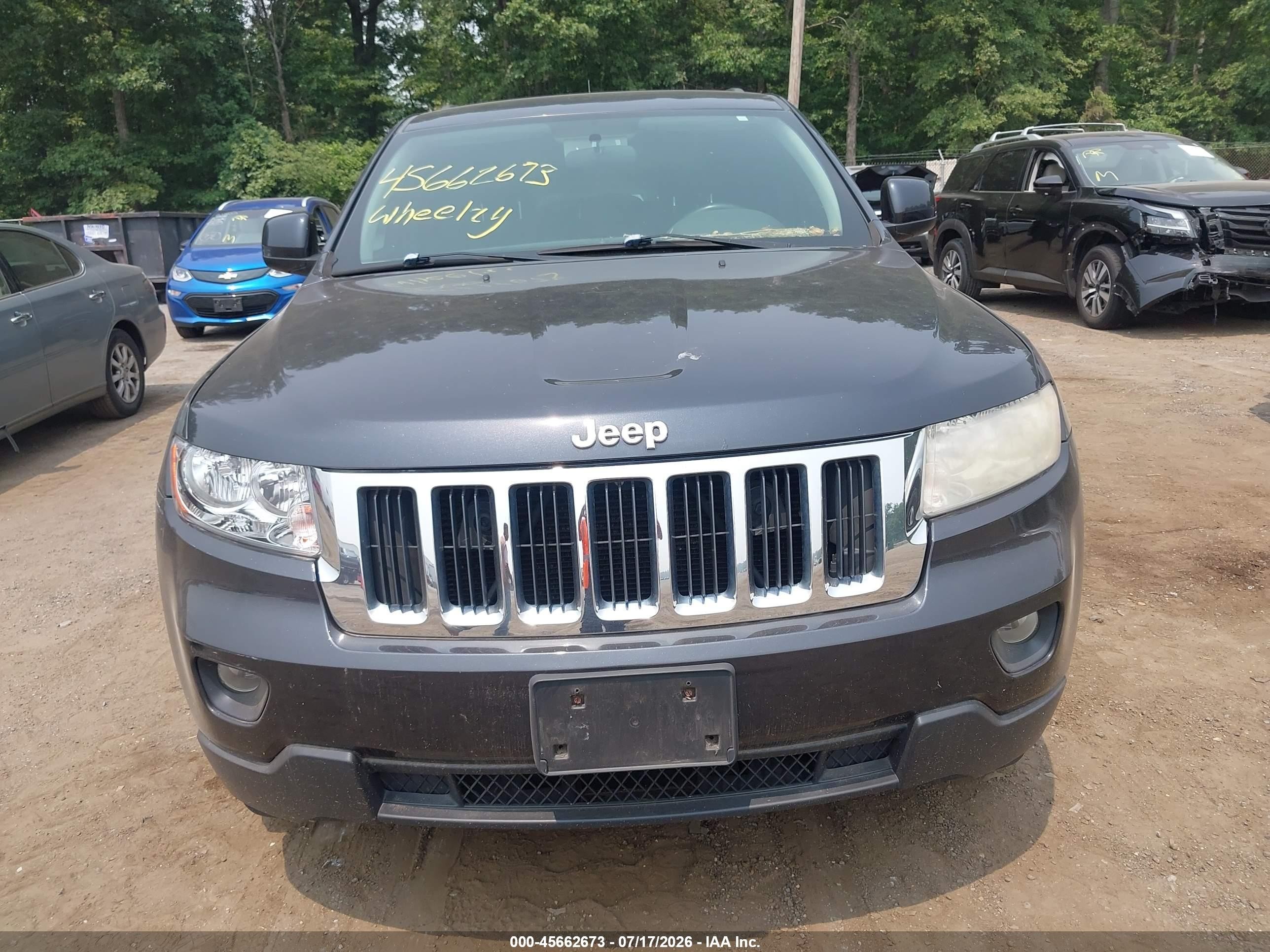 2013 Jeep Grand Cherokee Laredo Gray vin: 1C4RJFAG3DC587608