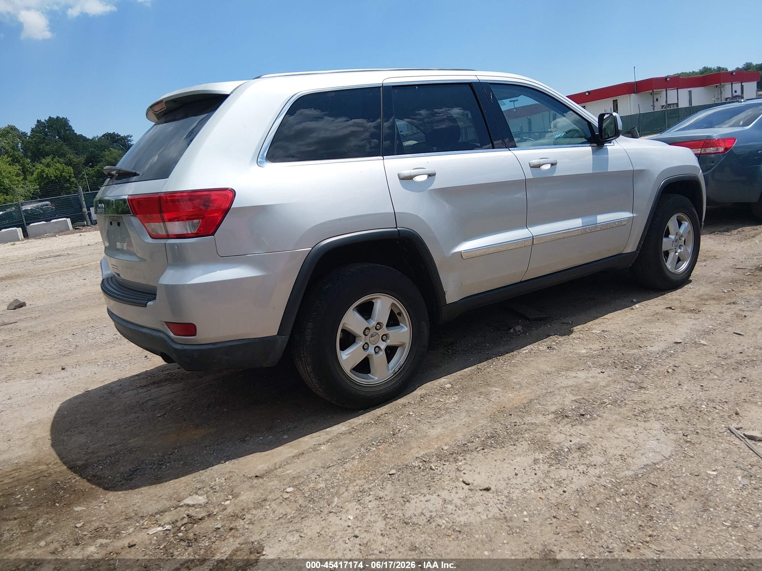 2013 Jeep Grand Cherokee Laredo White vin: 1C4RJFAG3DC631025