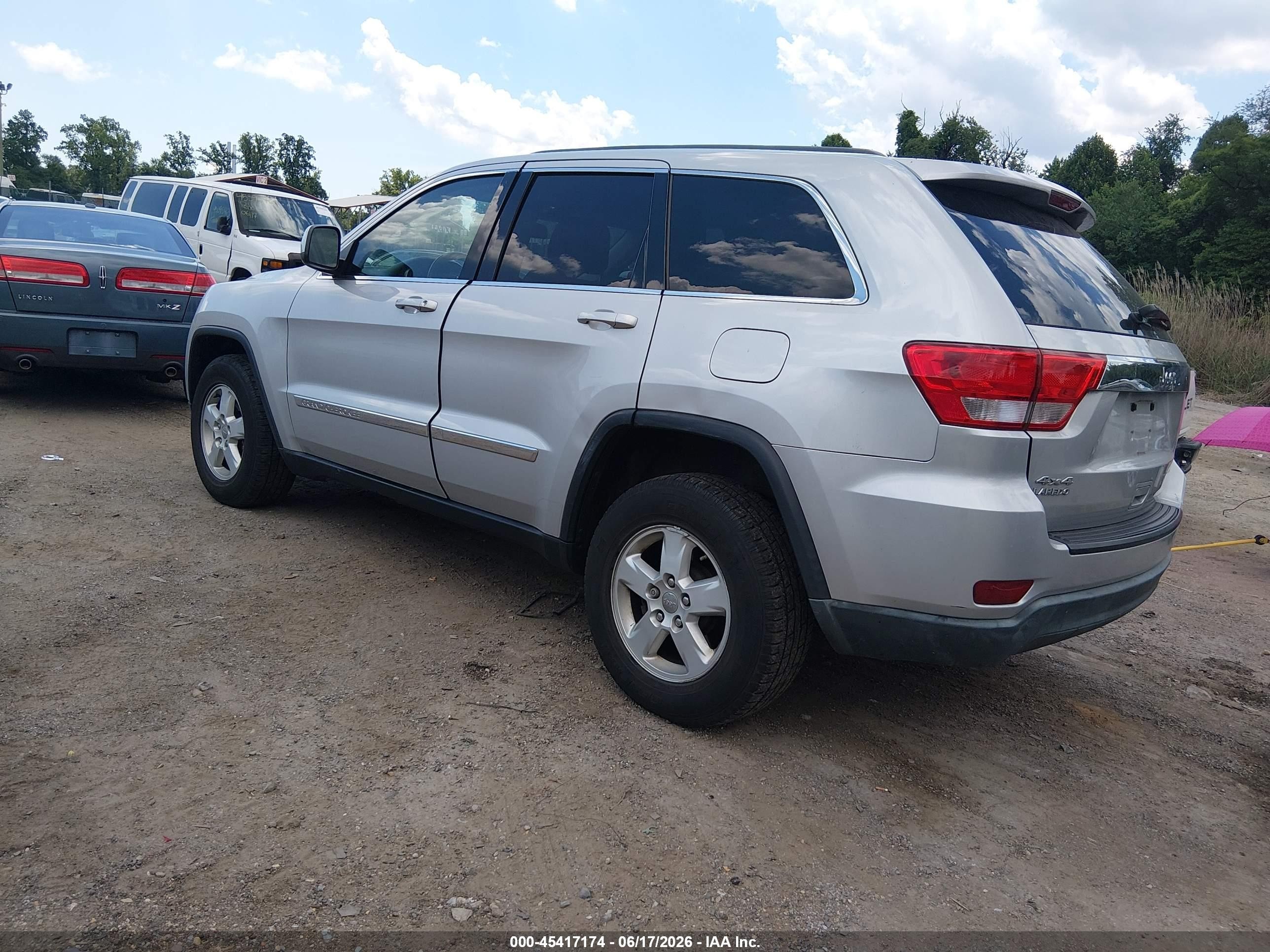 2013 Jeep Grand Cherokee Laredo White vin: 1C4RJFAG3DC631025