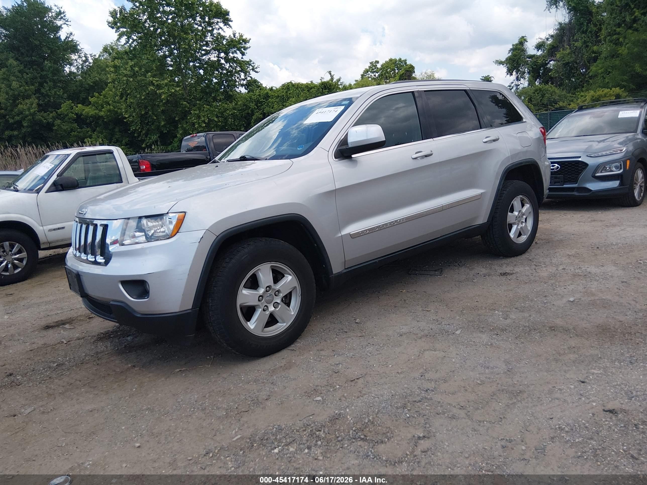 2013 Jeep Grand Cherokee Laredo White vin: 1C4RJFAG3DC631025