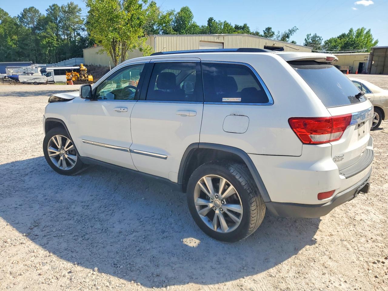 2013 Jeep Grand Cherokee Laredo White vin: 1C4RJFAG3DC651761