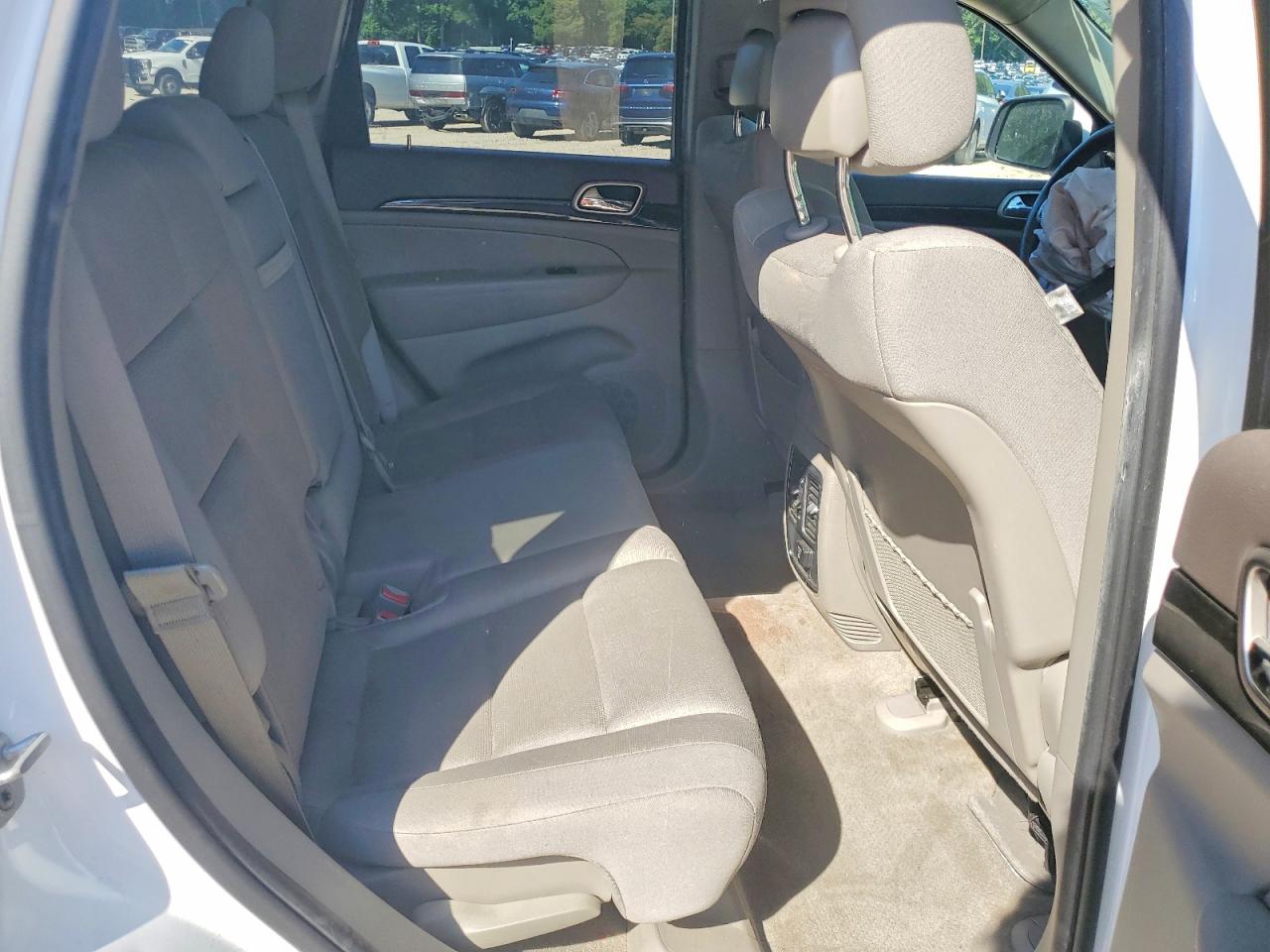 2013 Jeep Grand Cherokee Laredo White vin: 1C4RJFAG3DC651761