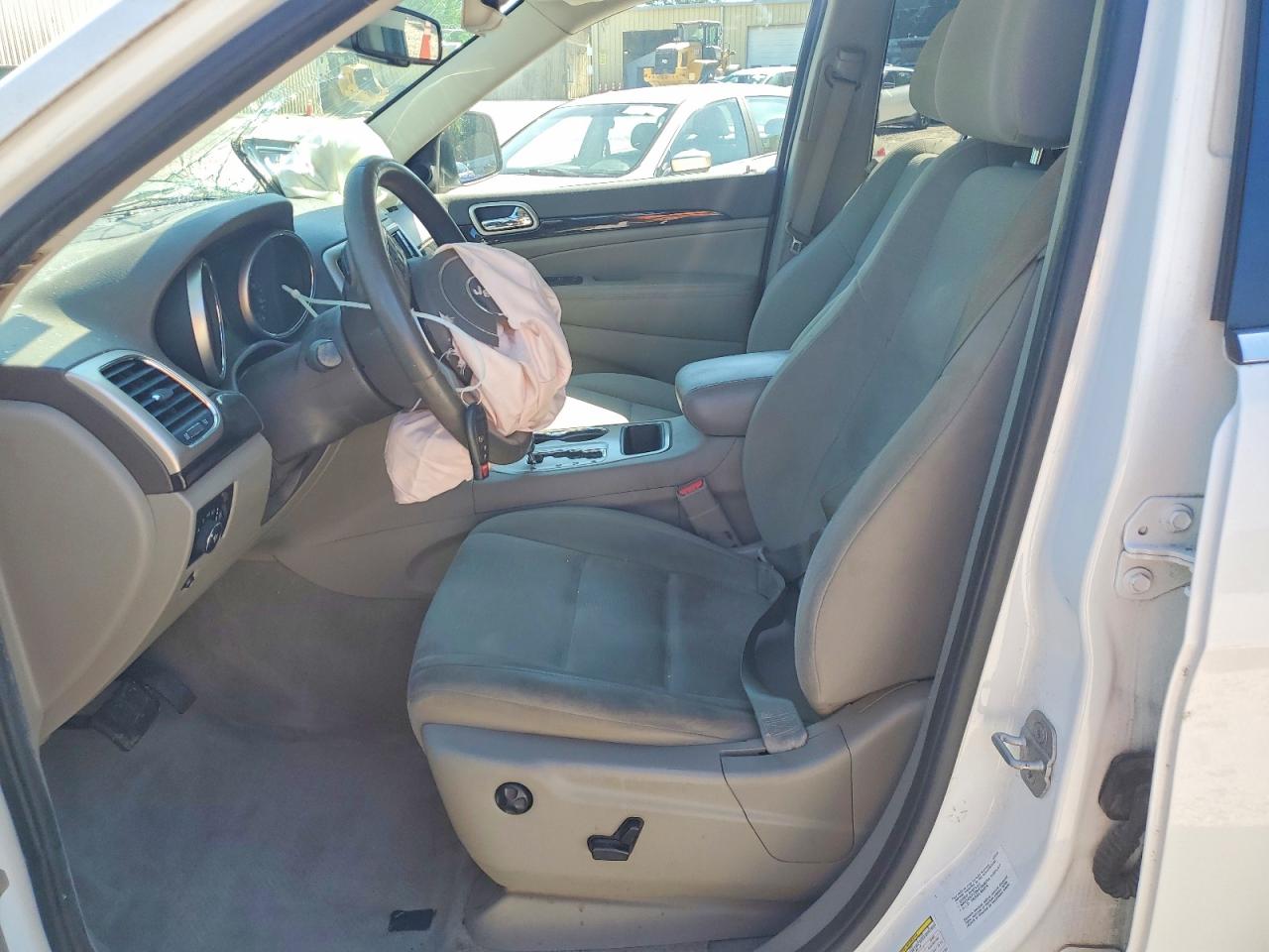 2013 Jeep Grand Cherokee Laredo White vin: 1C4RJFAG3DC651761