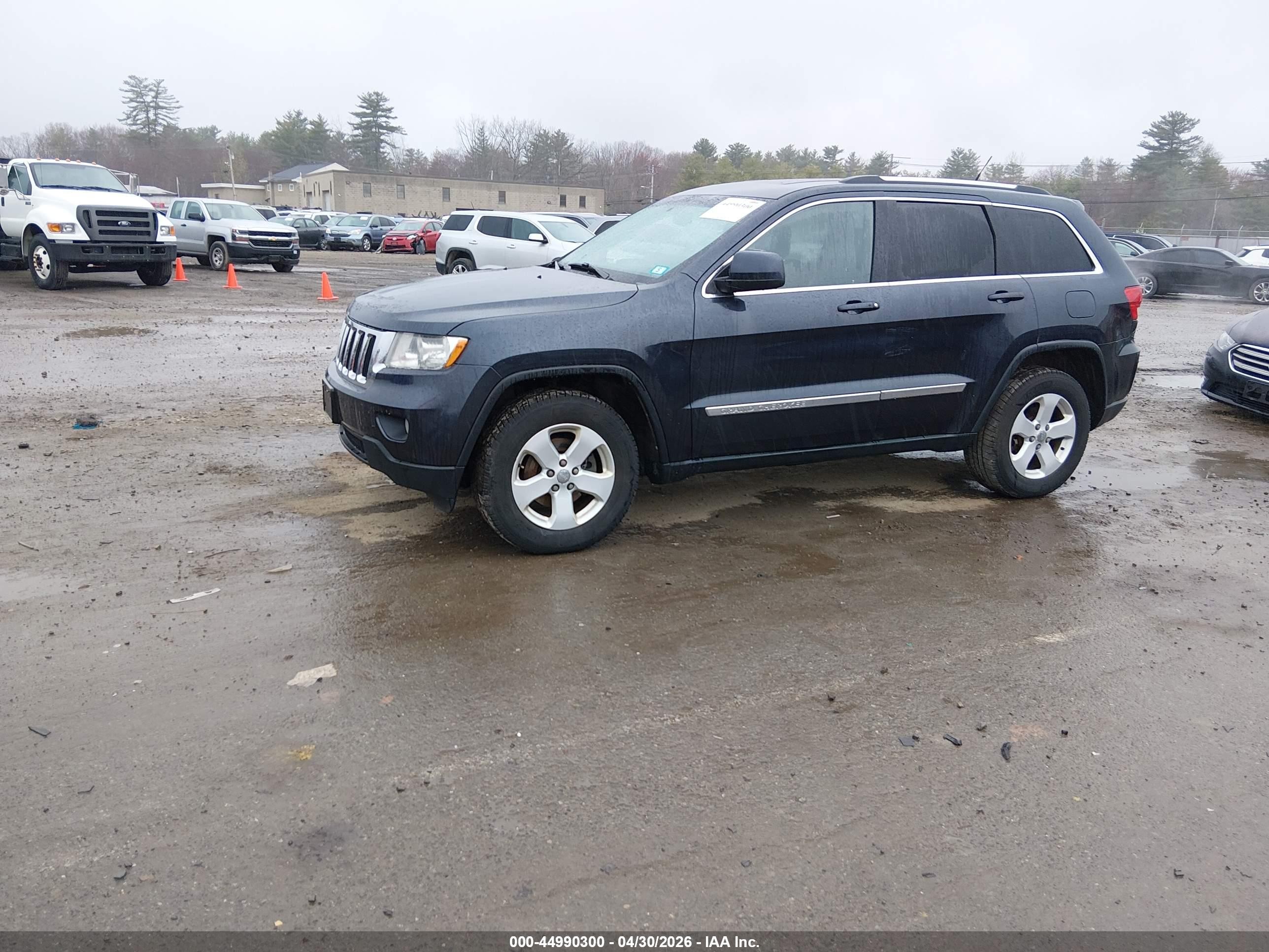 2013 Jeep Grand Cherokee Laredo Gray vin: 1C4RJFAG3DC655129