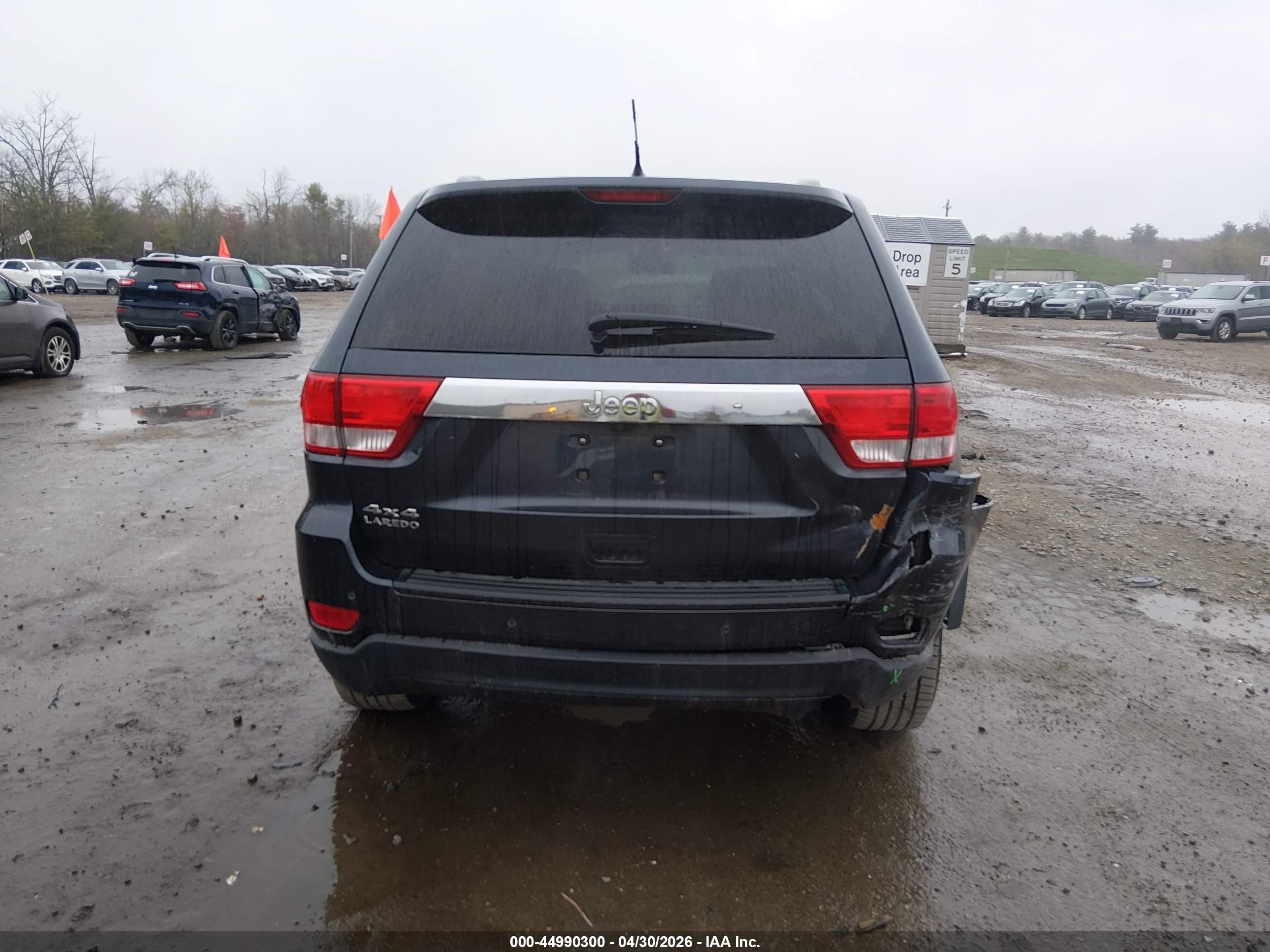 2013 Jeep Grand Cherokee Laredo Gray vin: 1C4RJFAG3DC655129