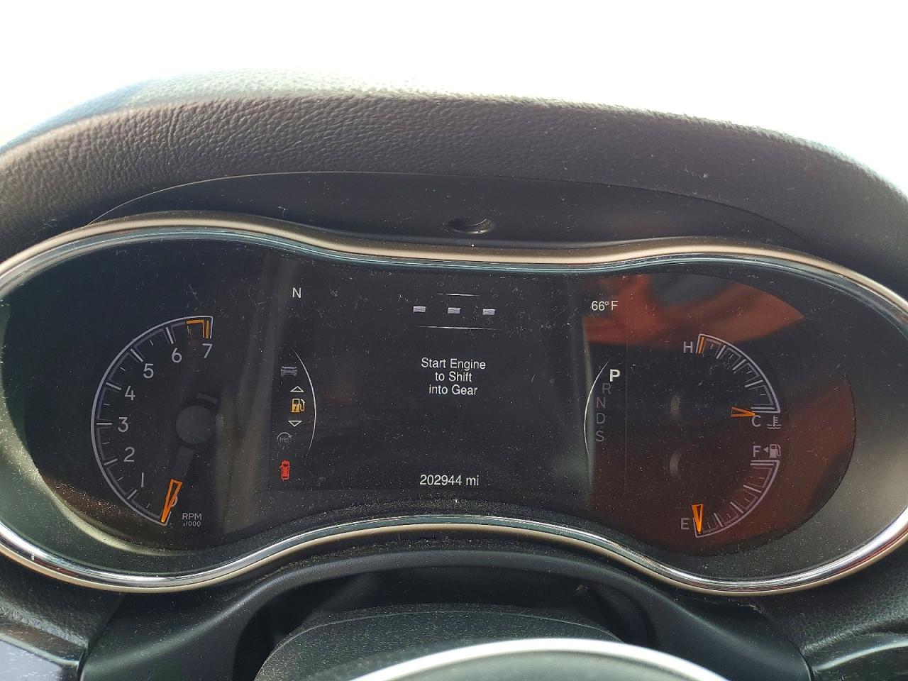 2014 Jeep Grand Cherokee Laredo Red vin: 1C4RJFAG3EC124417