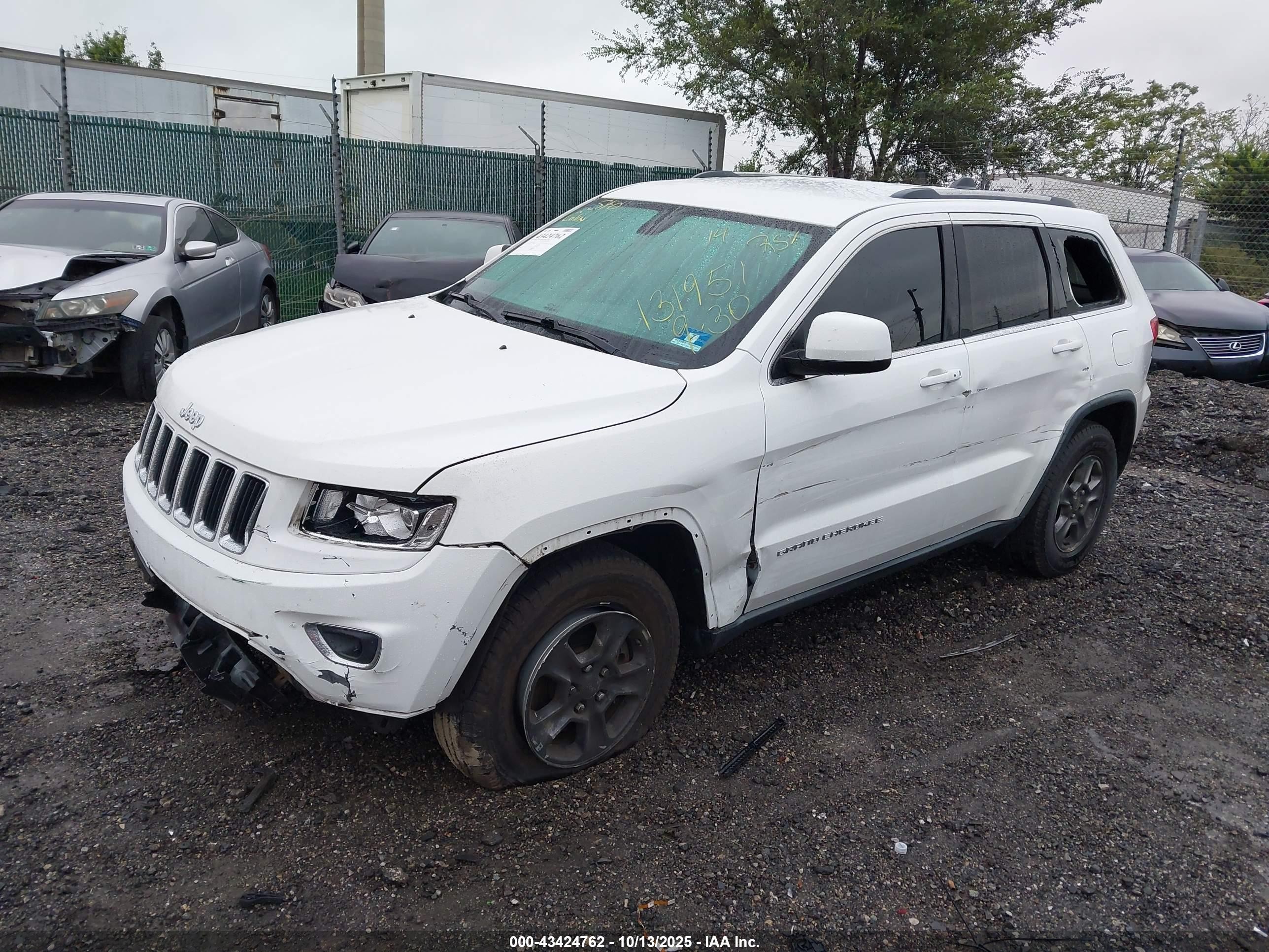 2014 Jeep Grand Cherokee Laredo White vin: 1C4RJFAG3EC131951