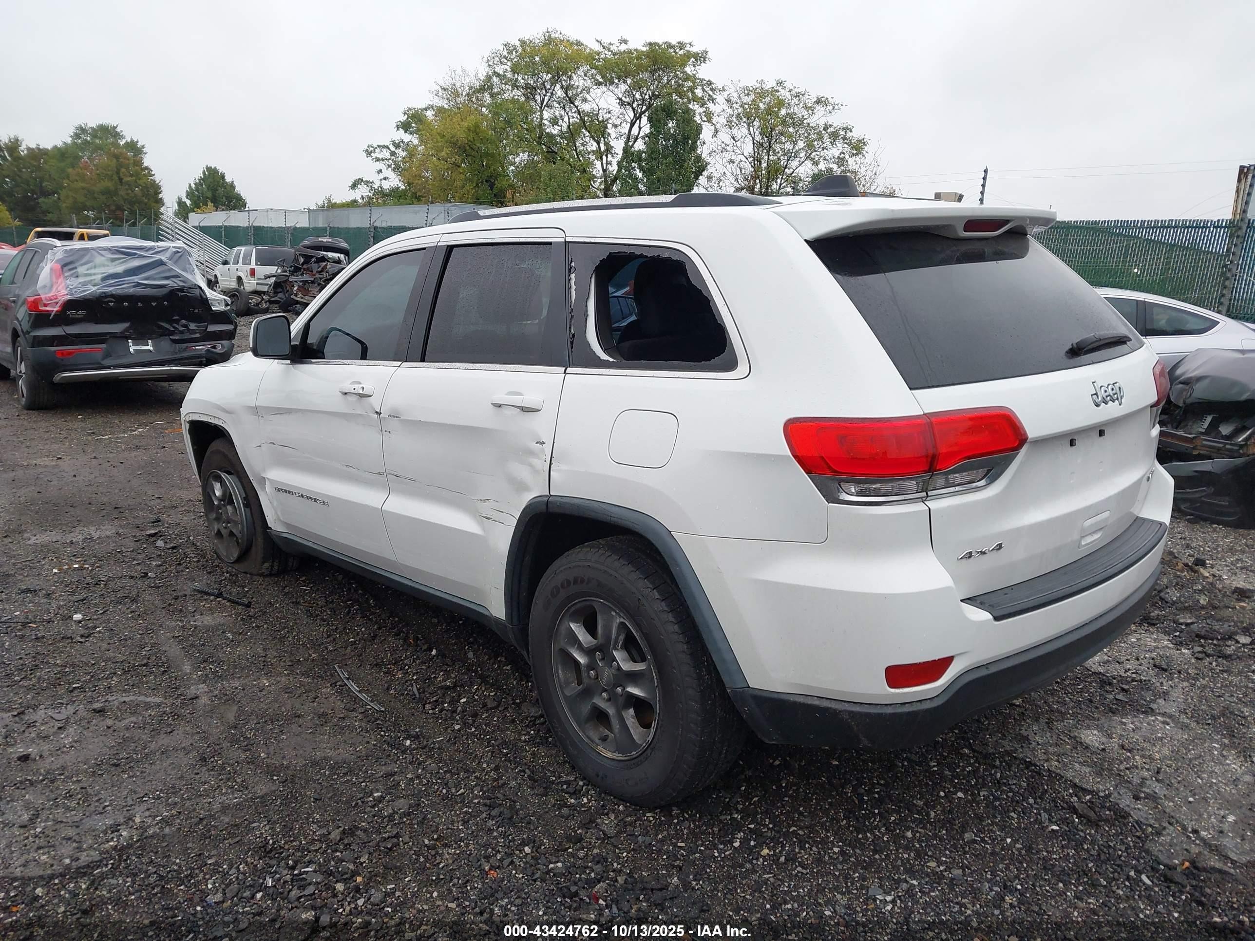 2014 Jeep Grand Cherokee Laredo White vin: 1C4RJFAG3EC131951