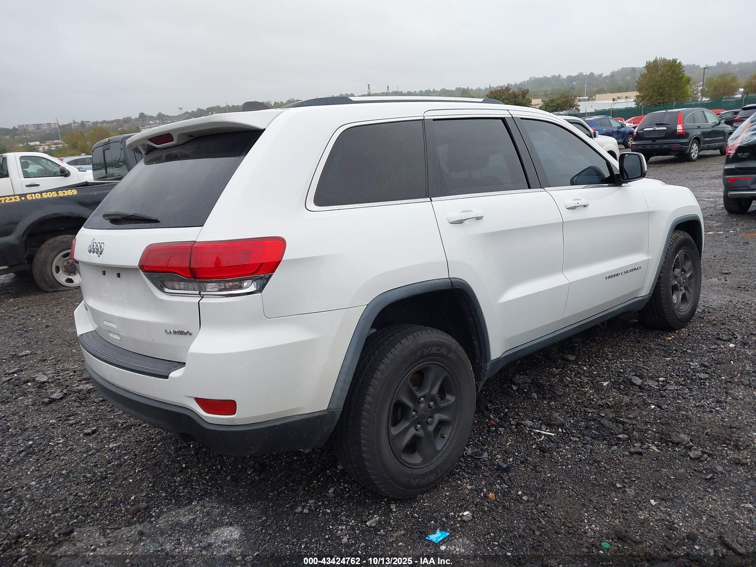 2014 Jeep Grand Cherokee Laredo White vin: 1C4RJFAG3EC131951