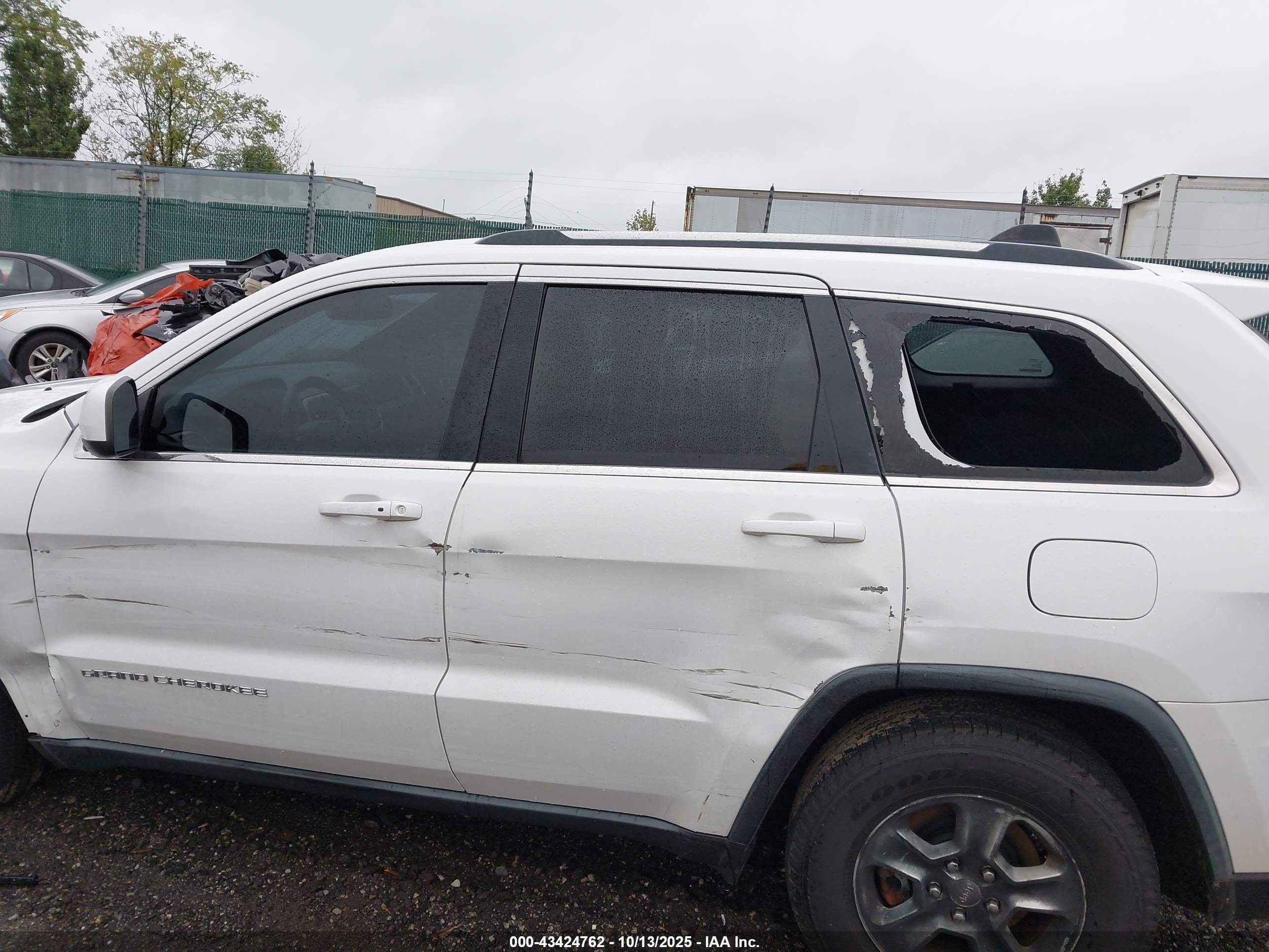 2014 Jeep Grand Cherokee Laredo White vin: 1C4RJFAG3EC131951