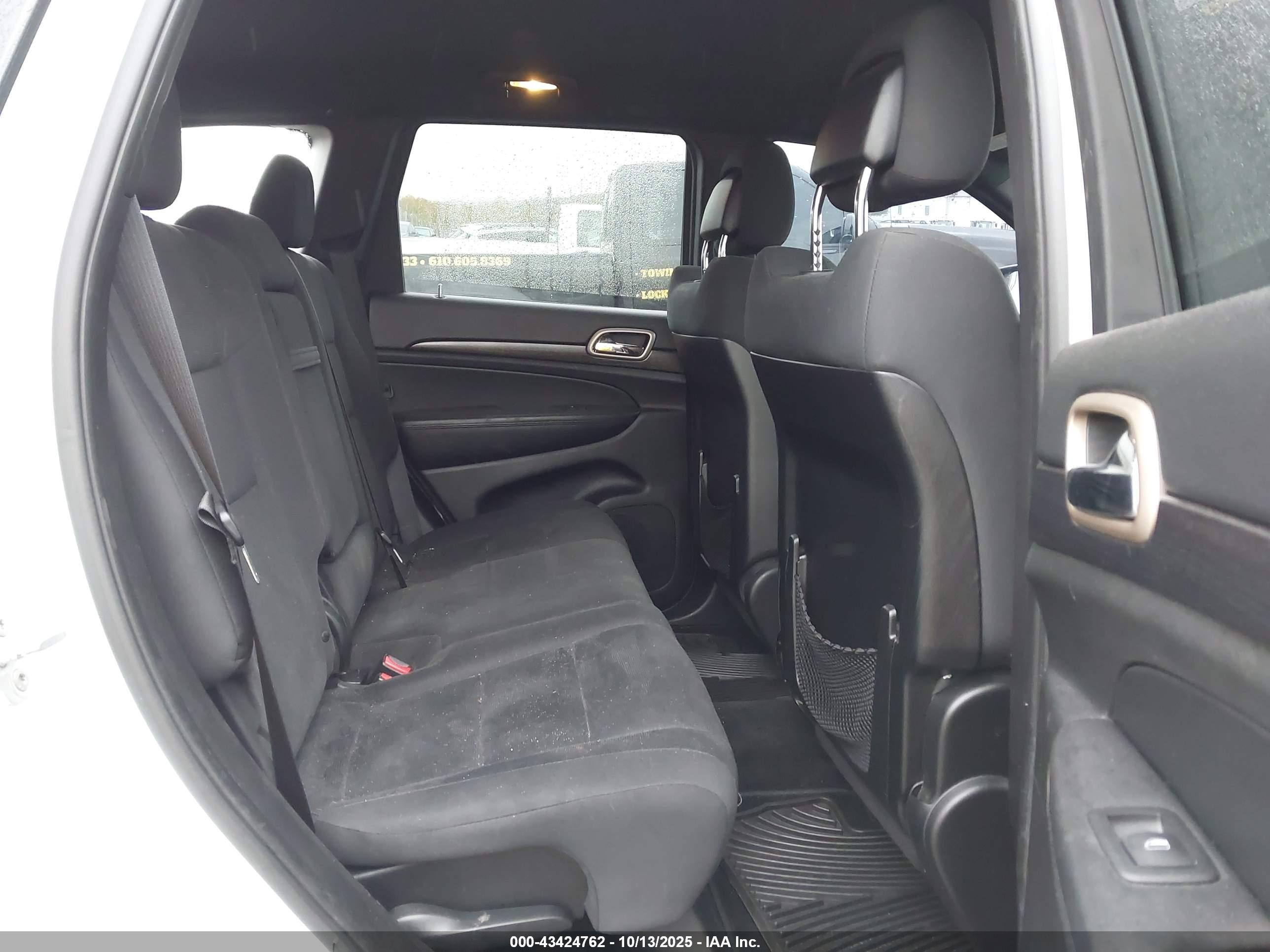 2014 Jeep Grand Cherokee Laredo White vin: 1C4RJFAG3EC131951