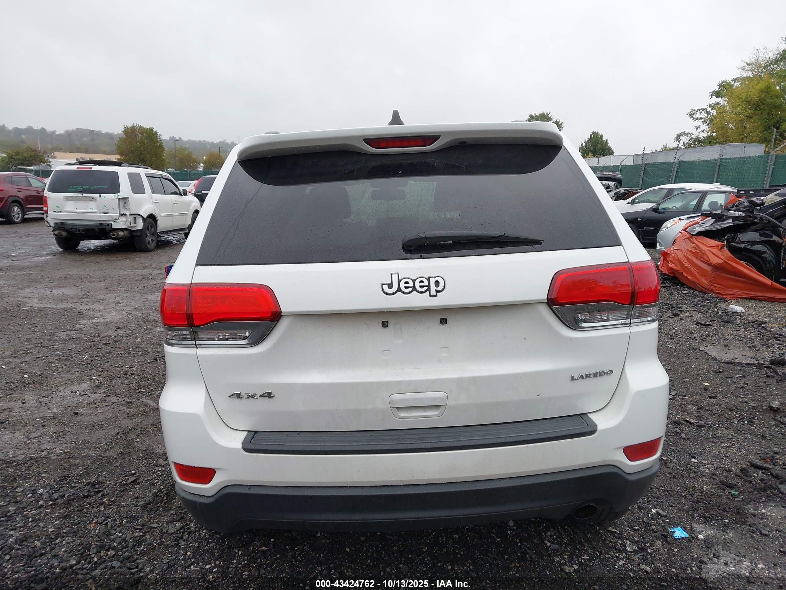 2014 Jeep Grand Cherokee Laredo White vin: 1C4RJFAG3EC131951