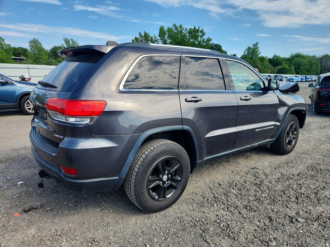 2014 Jeep Grand Cherokee Laredo Gray vin: 1C4RJFAG3EC137944