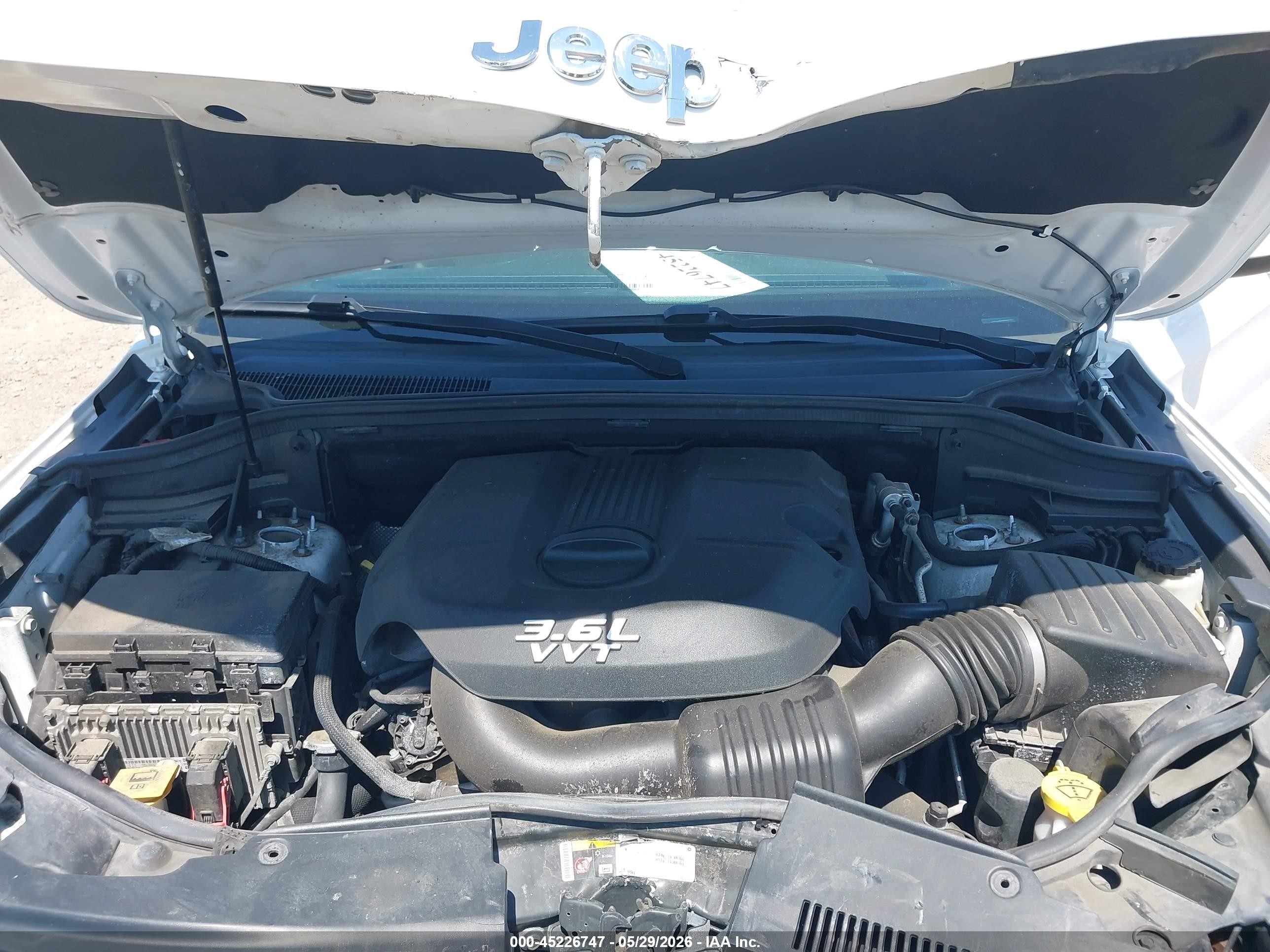 2014 Jeep Grand Cherokee Laredo White vin: 1C4RJFAG3EC180891