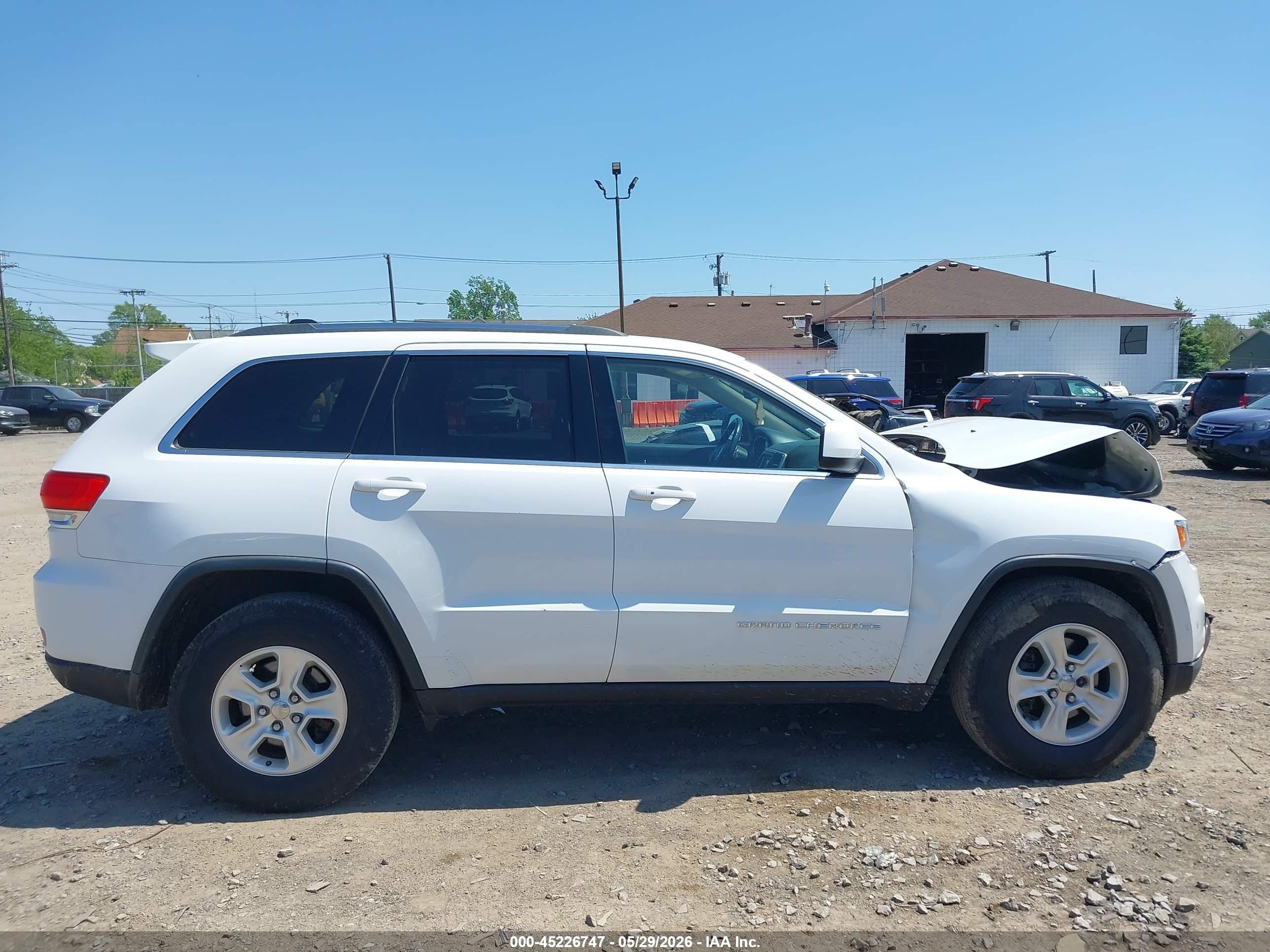 2014 Jeep Grand Cherokee Laredo White vin: 1C4RJFAG3EC180891