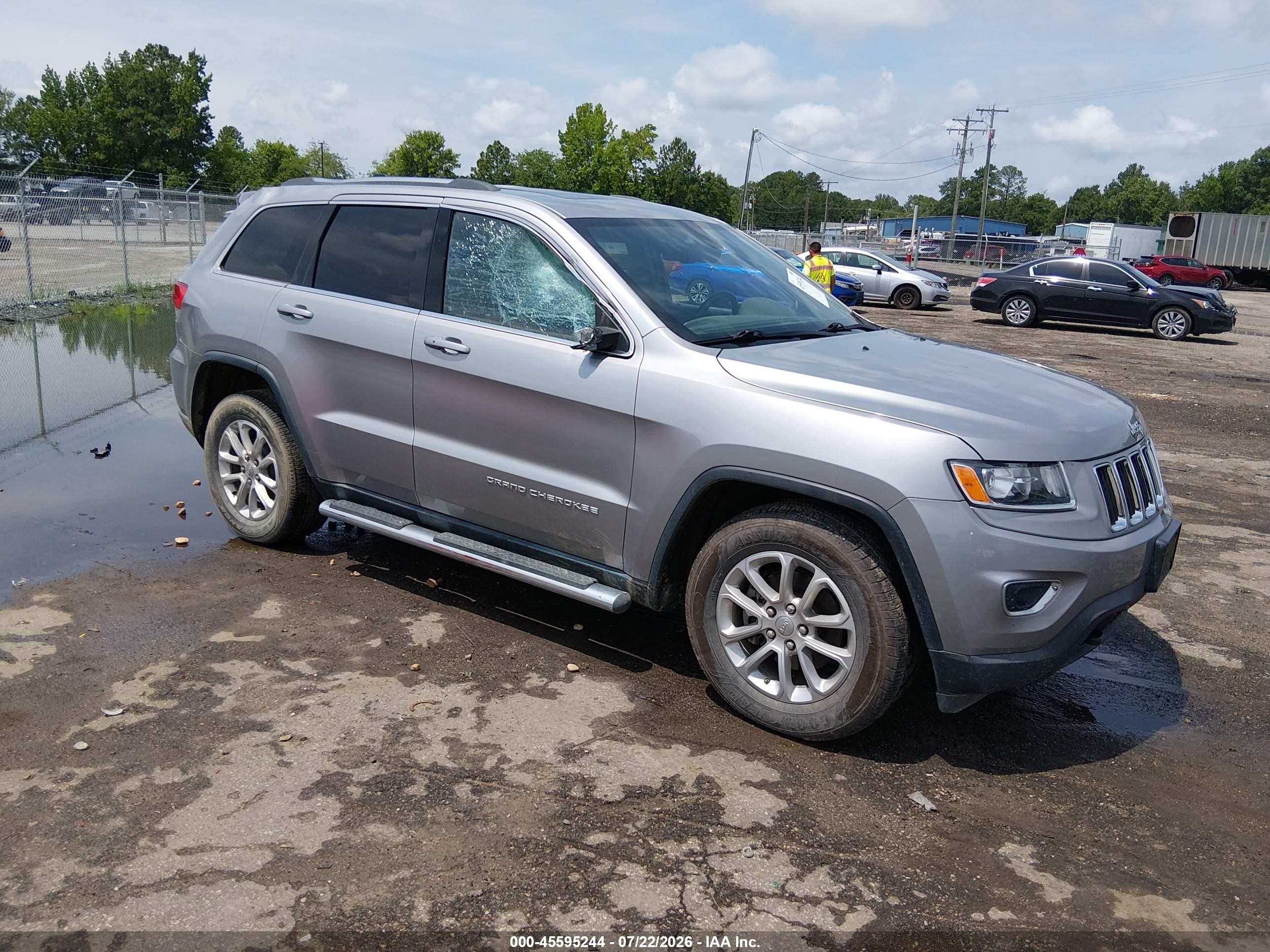 2014 Jeep Grand Cherokee Laredo Silver vin: 1C4RJFAG3EC333527