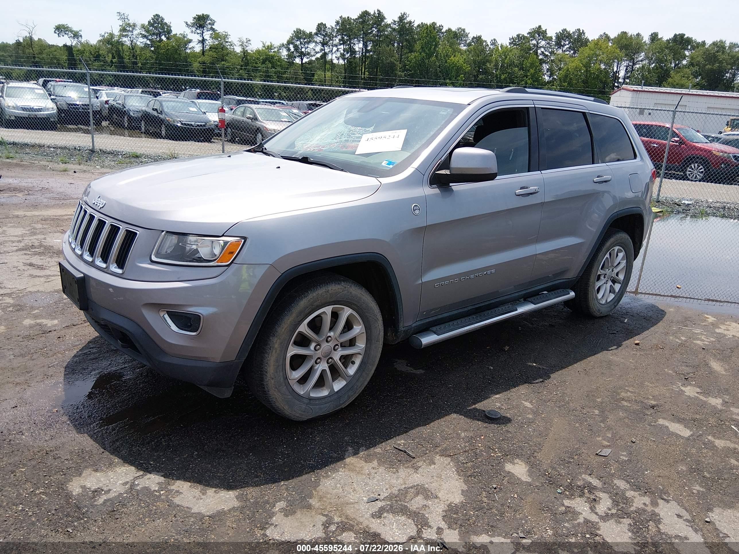 2014 Jeep Grand Cherokee Laredo Silver vin: 1C4RJFAG3EC333527