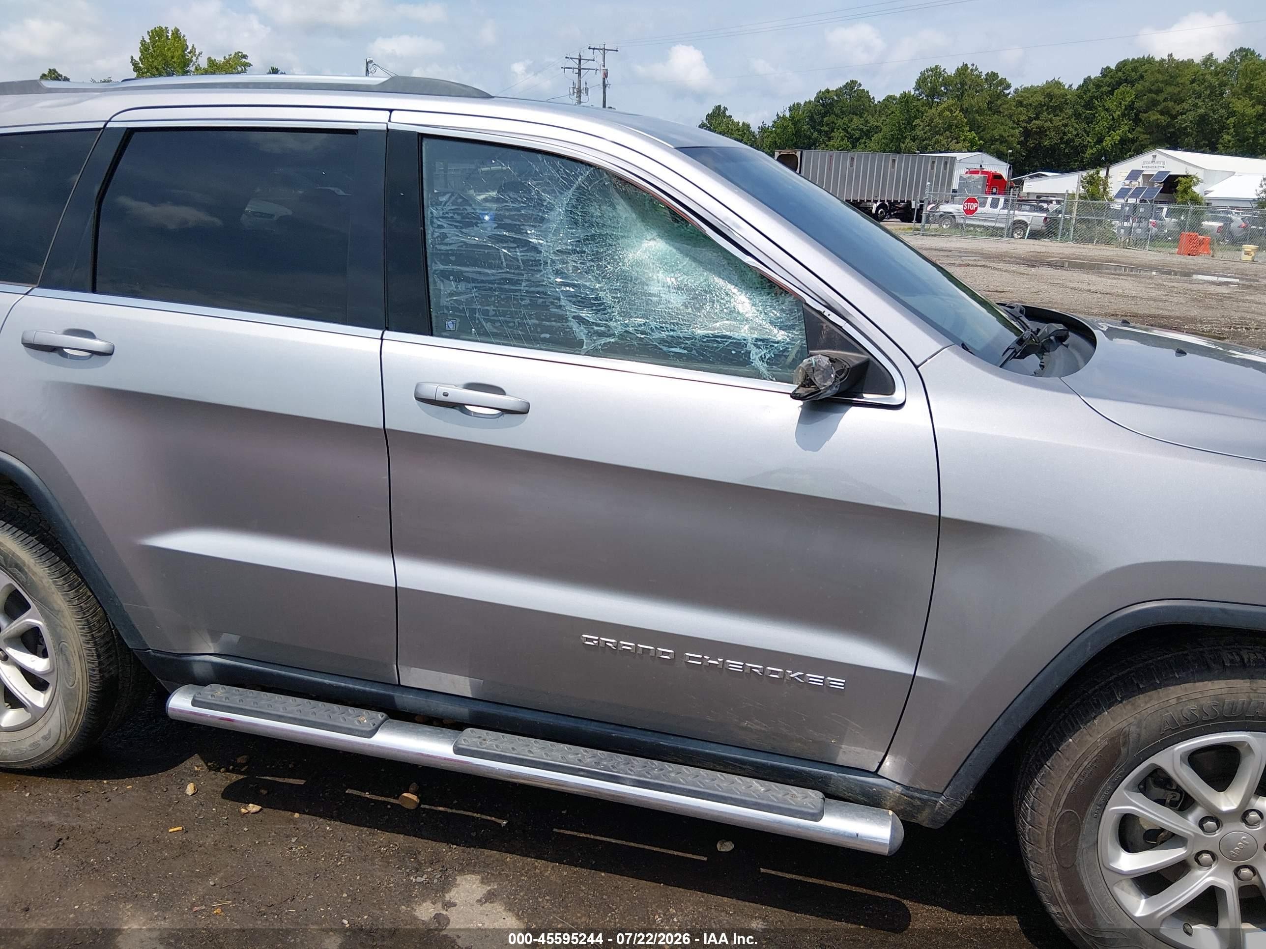 2014 Jeep Grand Cherokee Laredo Silver vin: 1C4RJFAG3EC333527