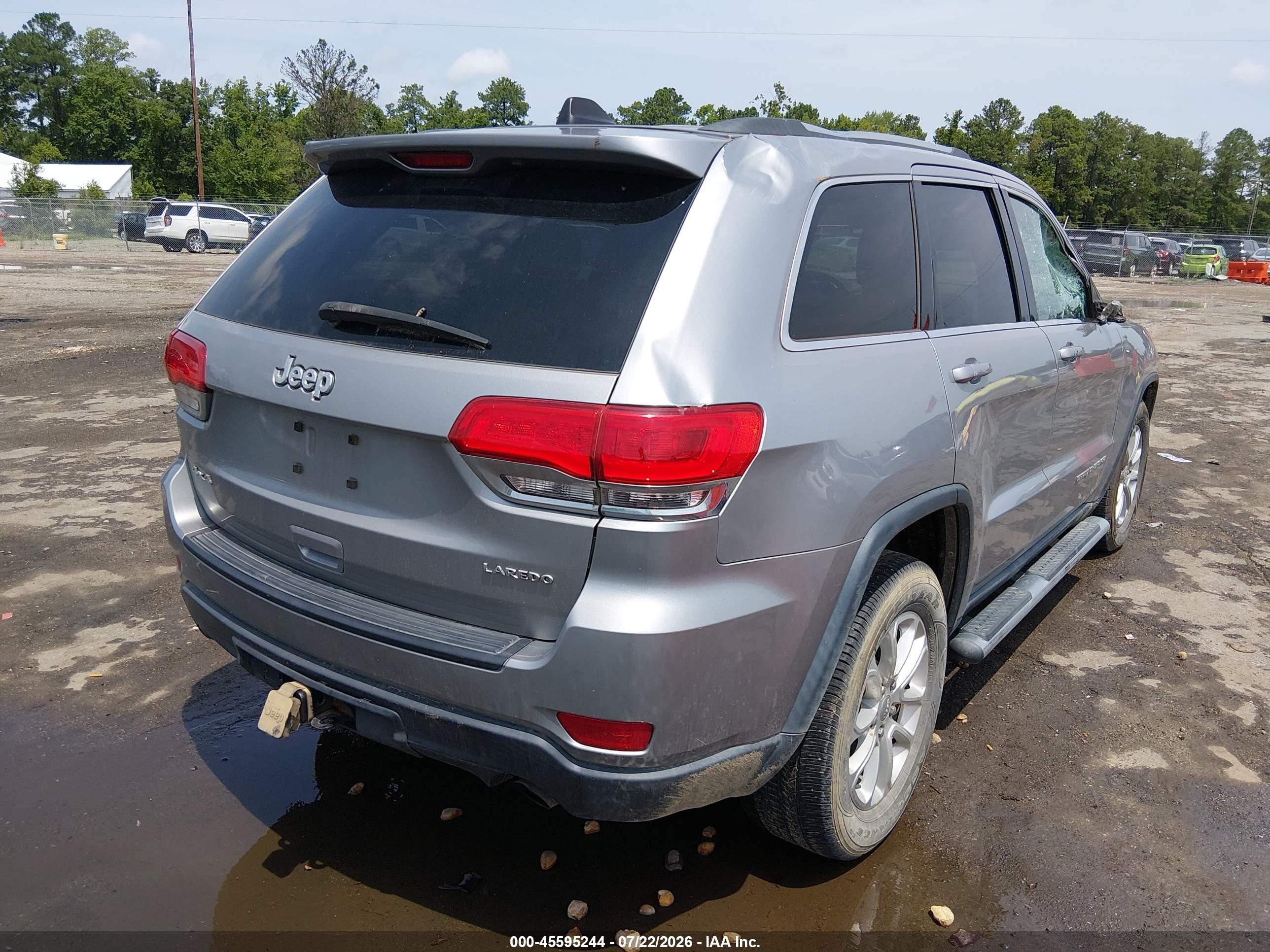 2014 Jeep Grand Cherokee Laredo Silver vin: 1C4RJFAG3EC333527