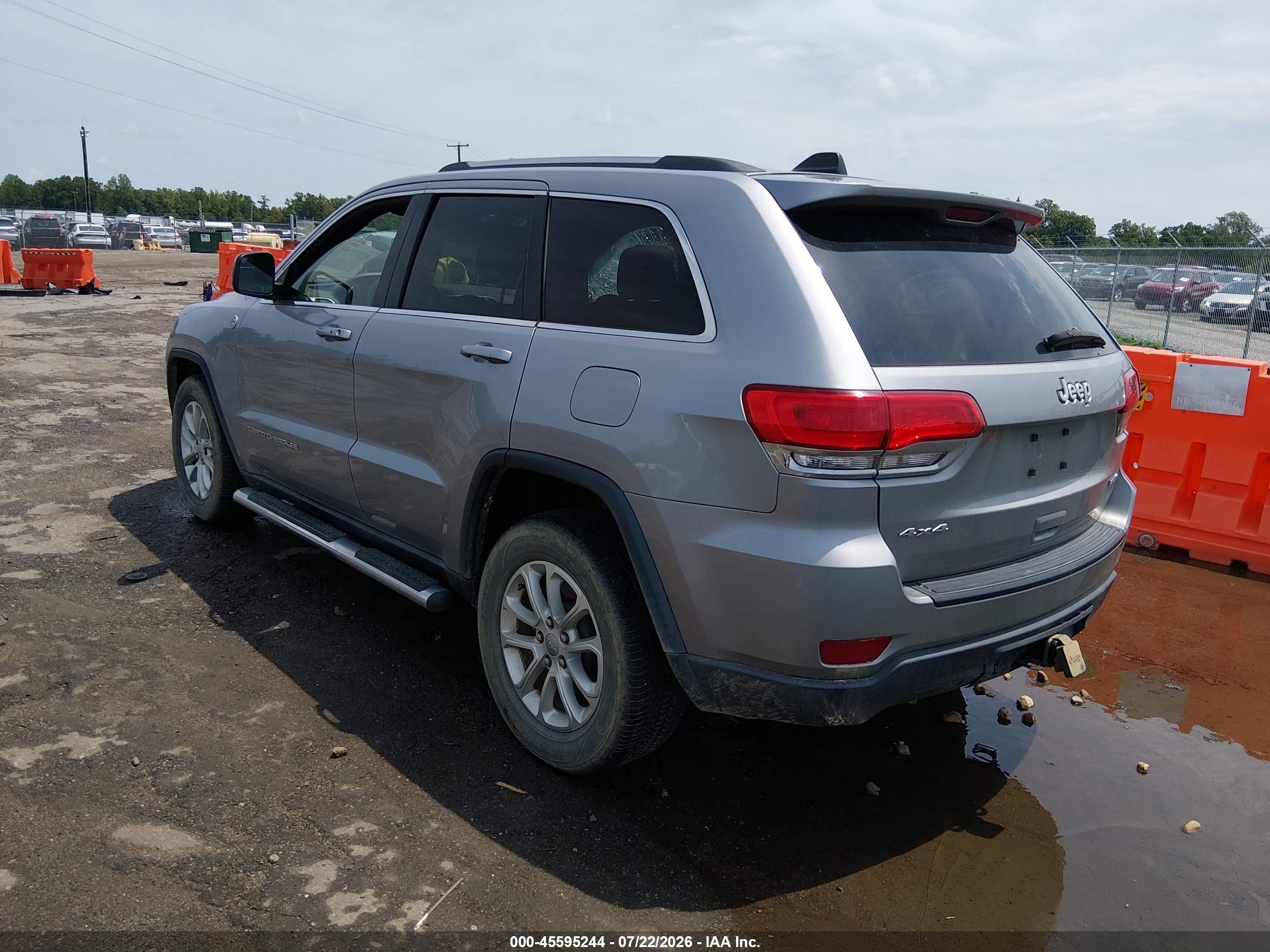 2014 Jeep Grand Cherokee Laredo Silver vin: 1C4RJFAG3EC333527