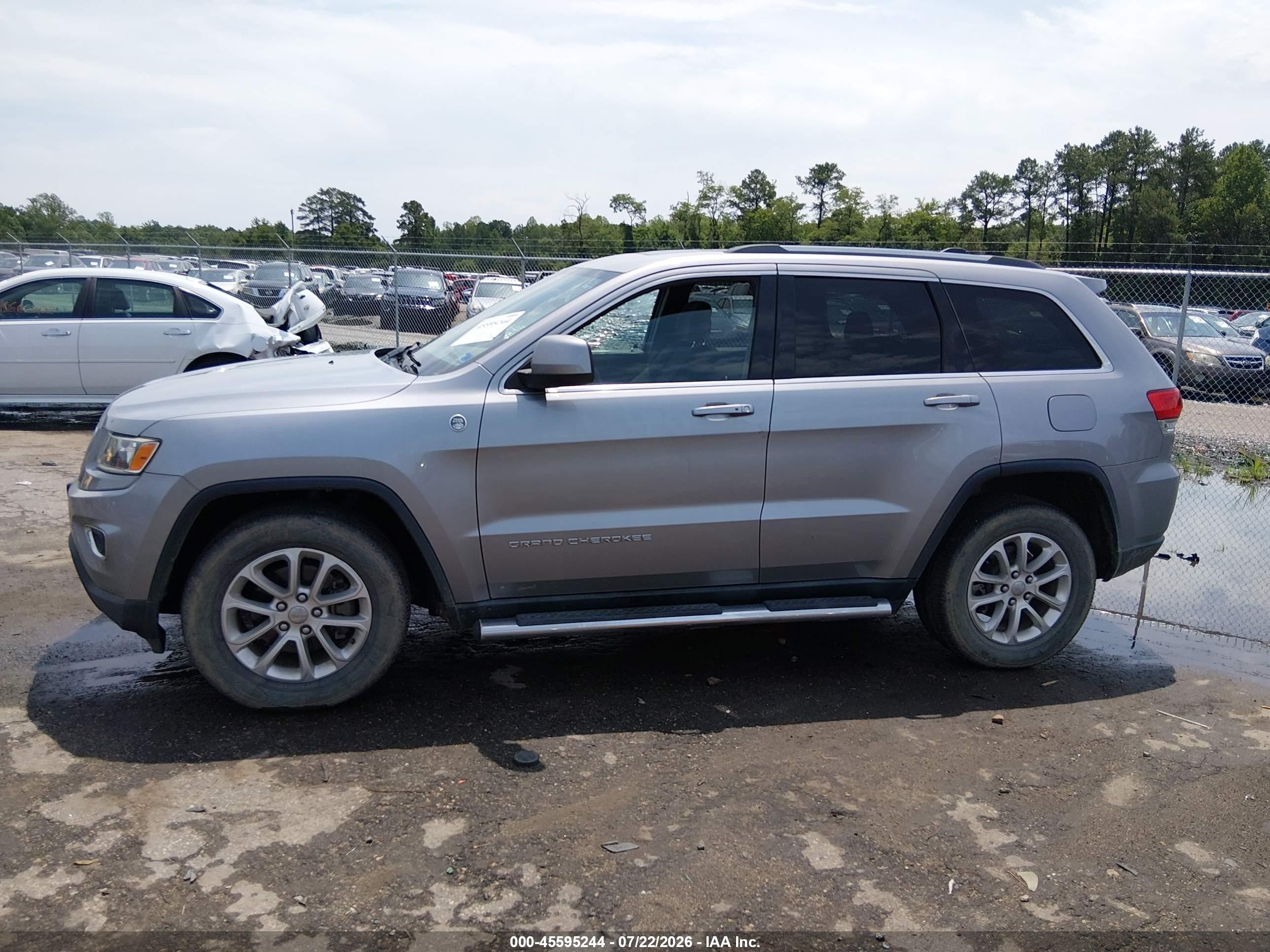 2014 Jeep Grand Cherokee Laredo Silver vin: 1C4RJFAG3EC333527