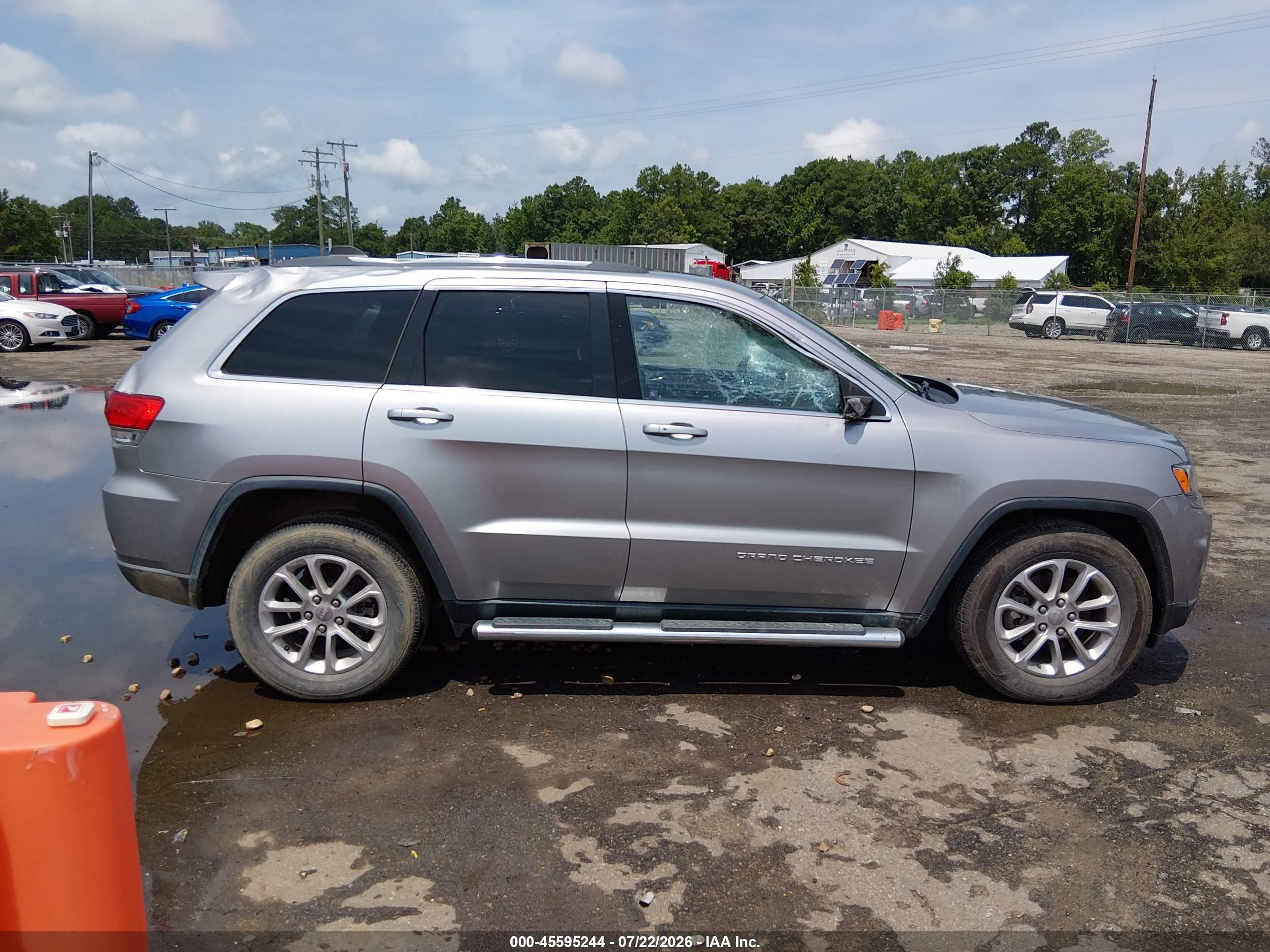 2014 Jeep Grand Cherokee Laredo Silver vin: 1C4RJFAG3EC333527