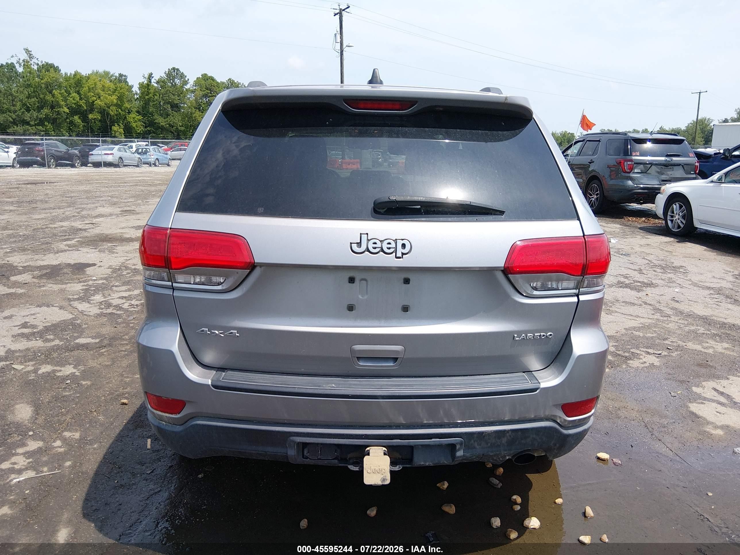2014 Jeep Grand Cherokee Laredo Silver vin: 1C4RJFAG3EC333527
