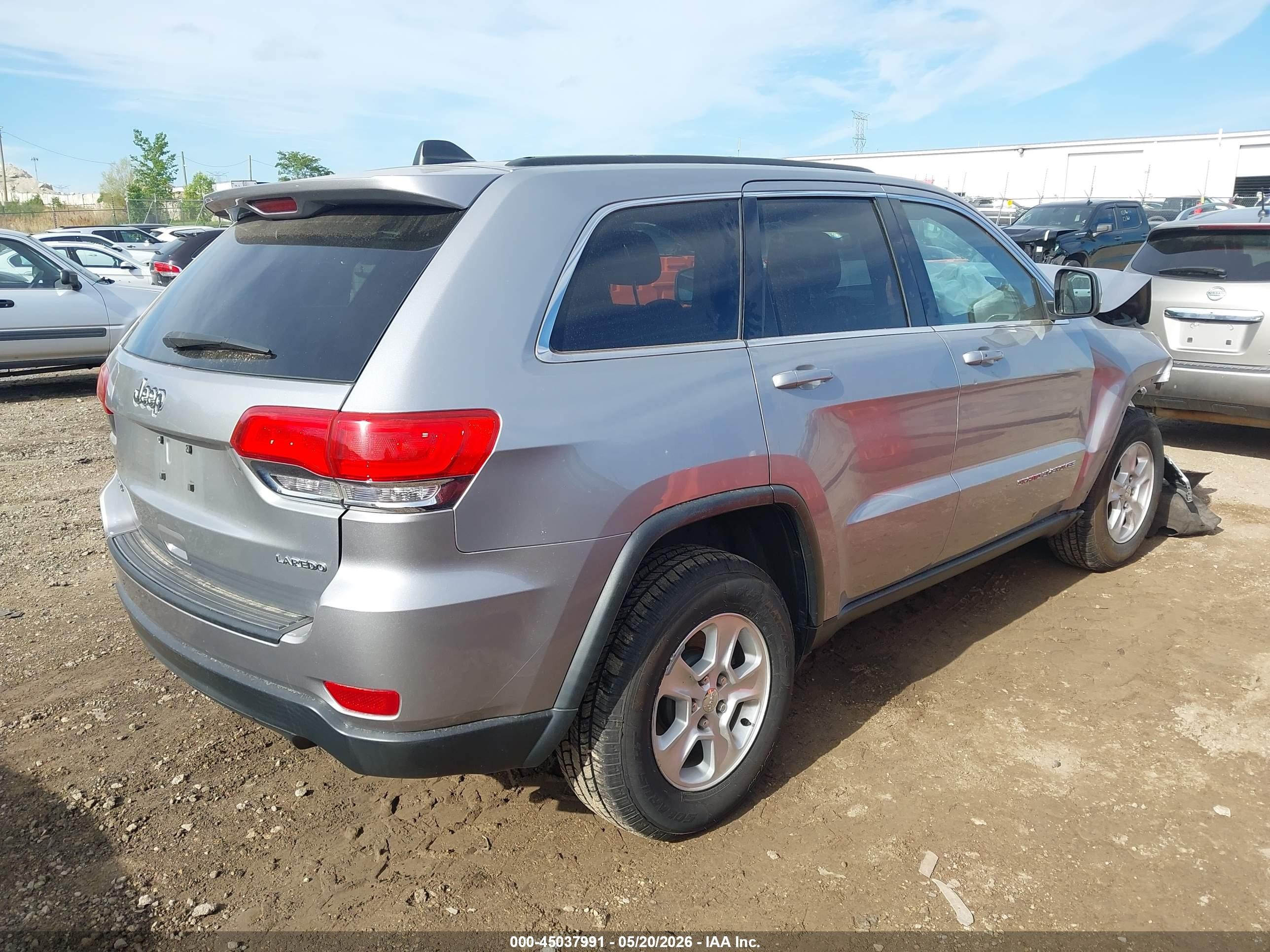 2014 Jeep Grand Cherokee Laredo Silver vin: 1C4RJFAG3EC393078