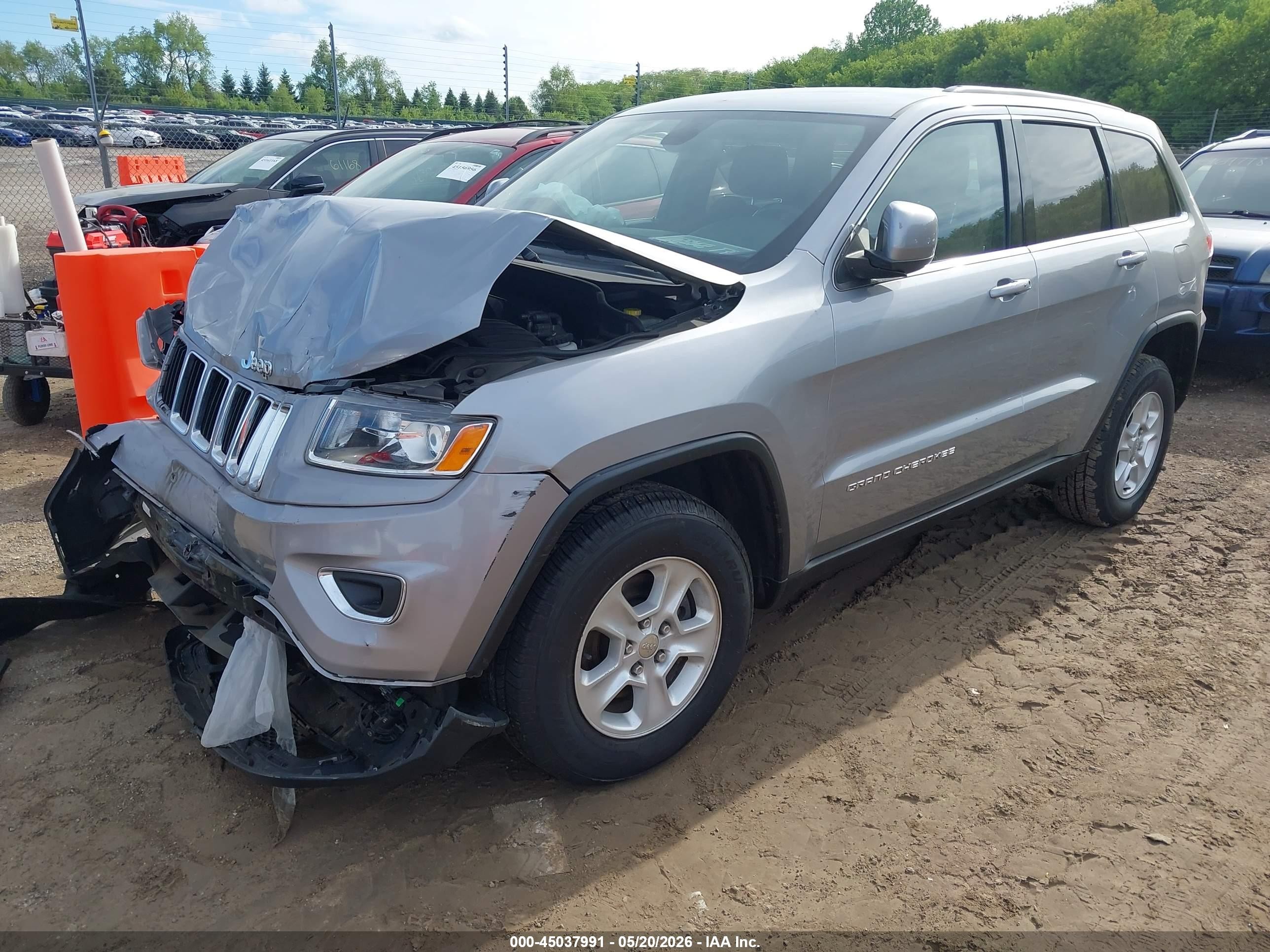 2014 Jeep Grand Cherokee Laredo Silver vin: 1C4RJFAG3EC393078
