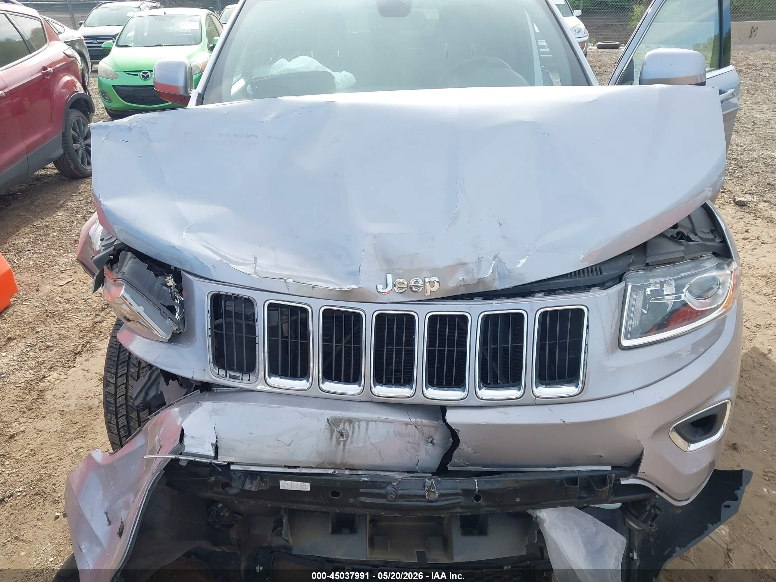 2014 Jeep Grand Cherokee Laredo Silver vin: 1C4RJFAG3EC393078