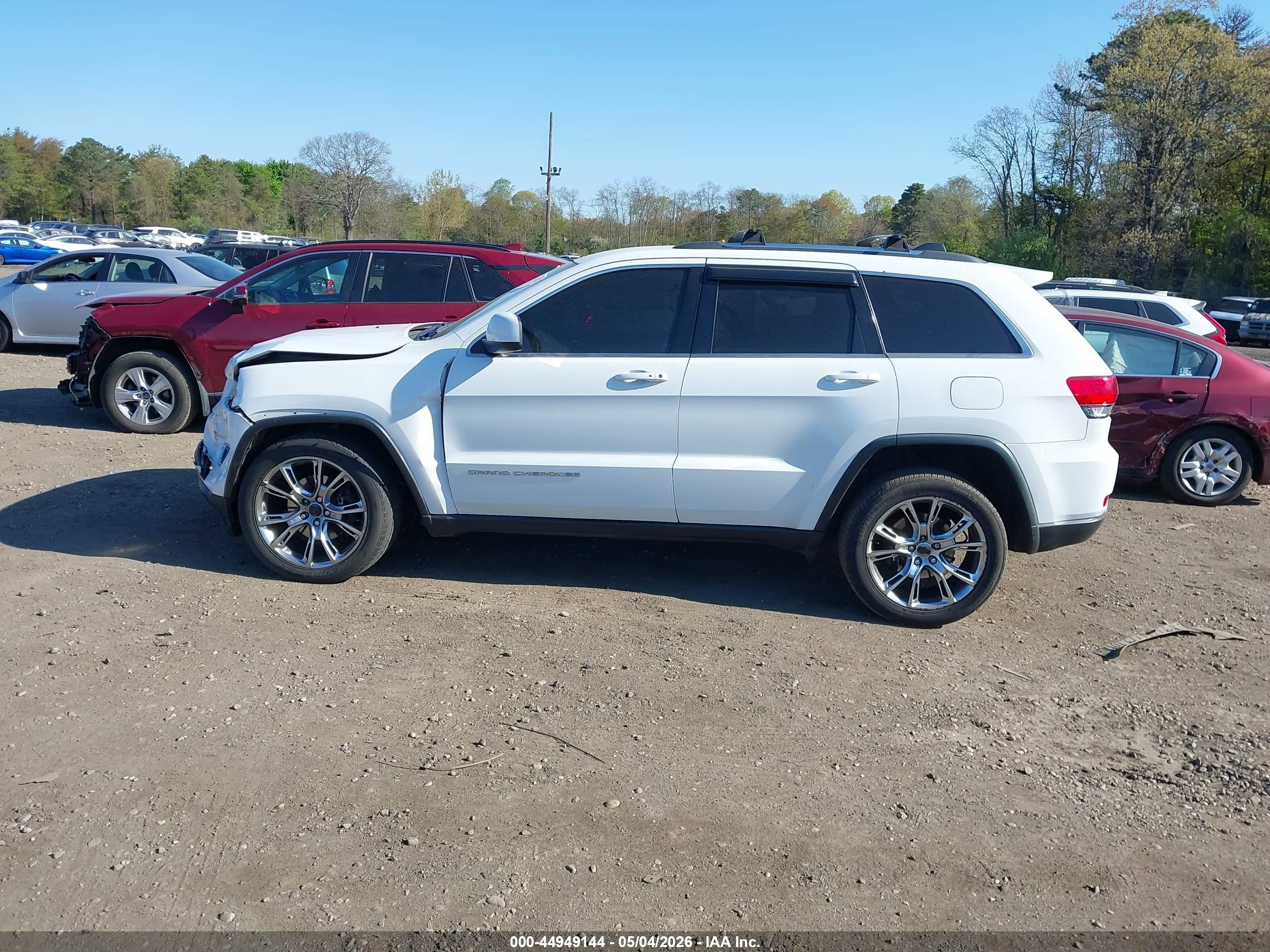 2014 Jeep Grand Cherokee Laredo White vin: 1C4RJFAG3EC439413