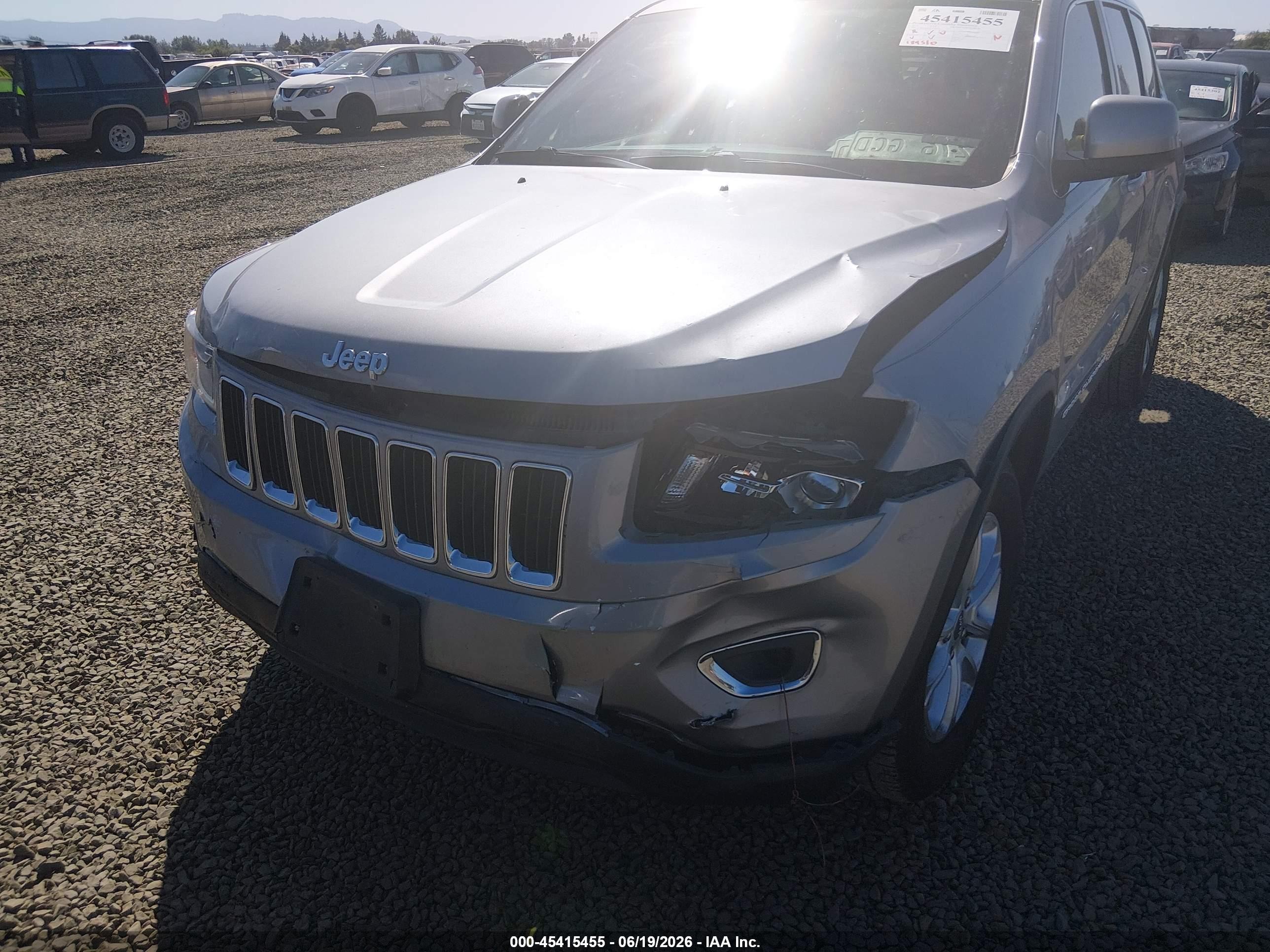 2014 Jeep Grand Cherokee Laredo Gray vin: 1C4RJFAG3EC458544