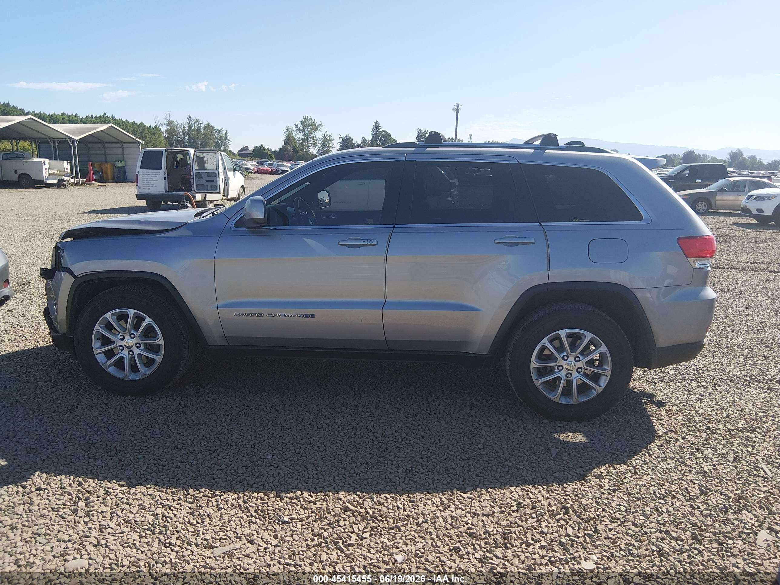 2014 Jeep Grand Cherokee Laredo Gray vin: 1C4RJFAG3EC458544