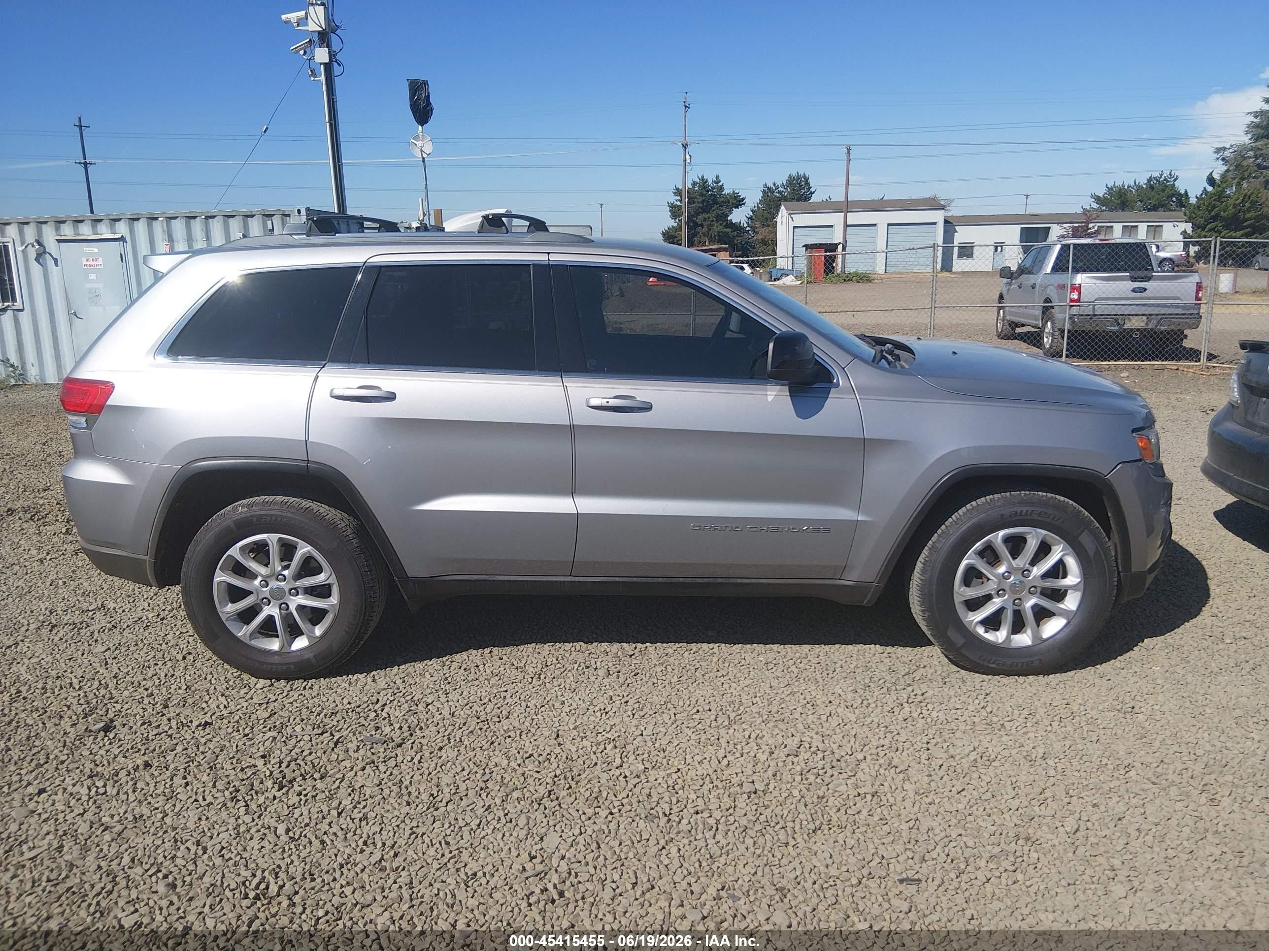 2014 Jeep Grand Cherokee Laredo Gray vin: 1C4RJFAG3EC458544
