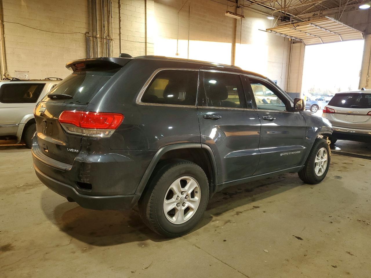 2015 Jeep Grand Cherokee Laredo Серый vin: 1C4RJFAG3FC171612