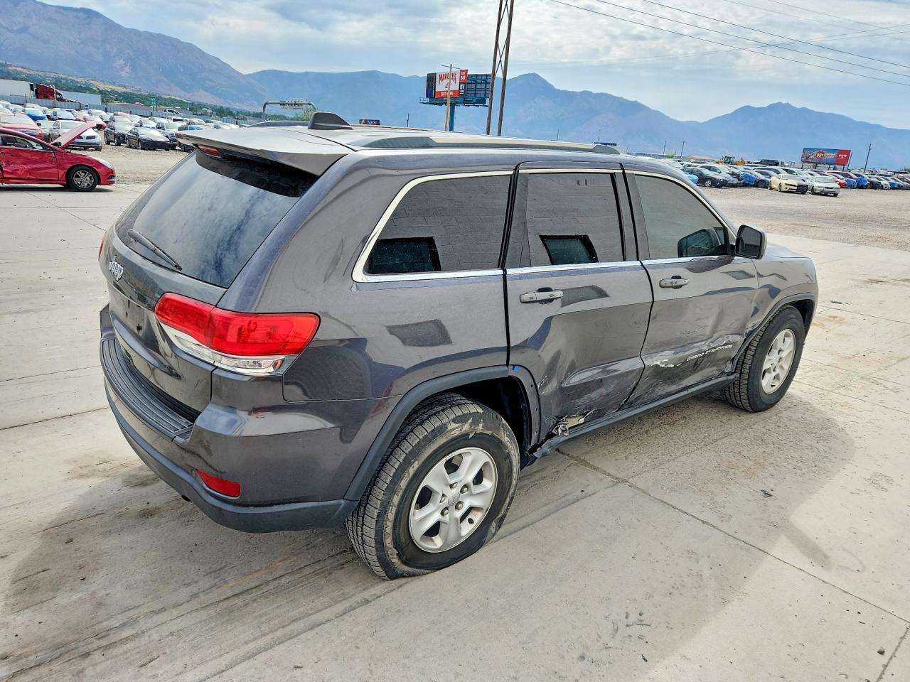 2015 Jeep Grand Cherokee Laredo Gray vin: 1C4RJFAG3FC191567