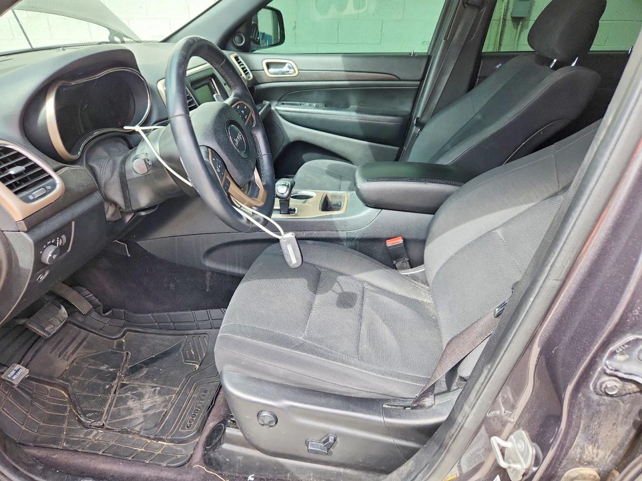 2015 Jeep Grand Cherokee Laredo Gray vin: 1C4RJFAG3FC191567