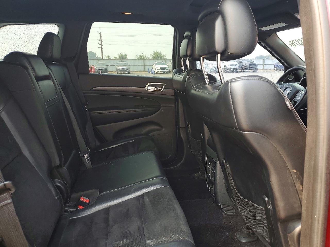 2015 Jeep Grand Cherokee Laredo Red vin: 1C4RJFAG3FC215155