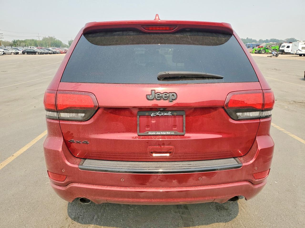 2015 Jeep Grand Cherokee Laredo Red vin: 1C4RJFAG3FC215155