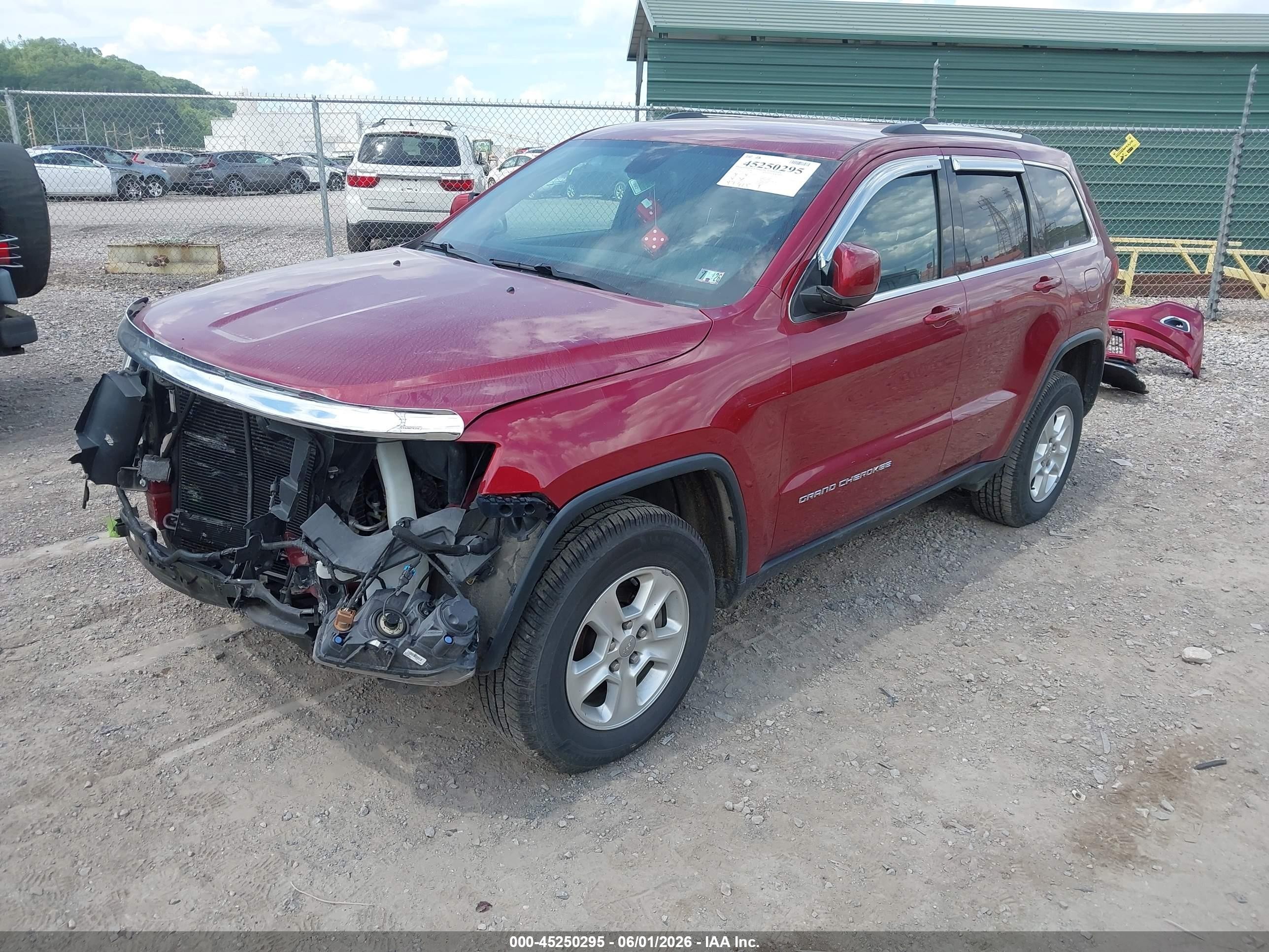 2015 Jeep Grand Cherokee Laredo Burgundy vin: 1C4RJFAG3FC225099