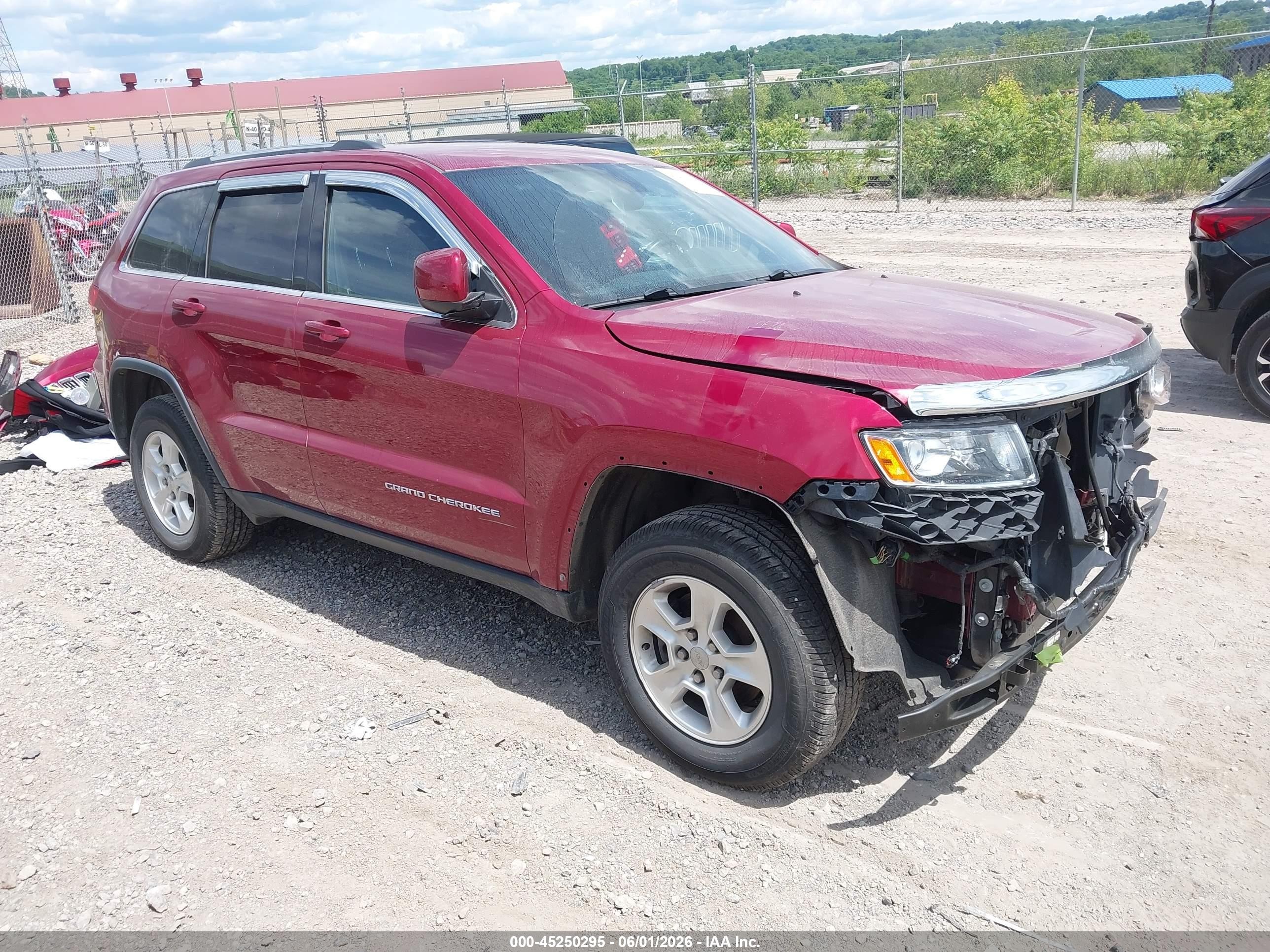 2015 Jeep Grand Cherokee Laredo Burgundy vin: 1C4RJFAG3FC225099